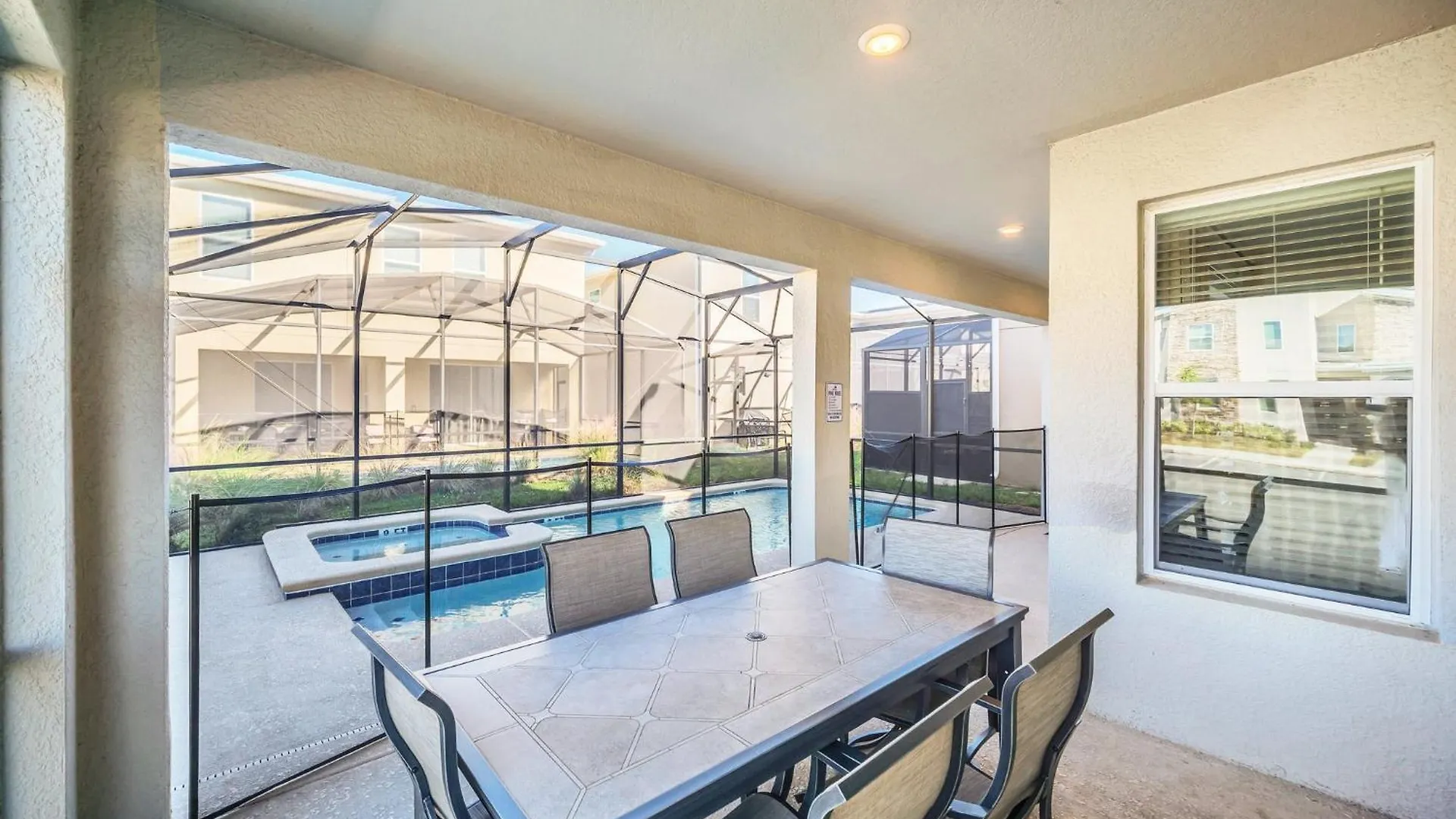Spotless 6 Bedroom - Storey - Hot Tub - Free Water Park - 15 Mins To * 키시미