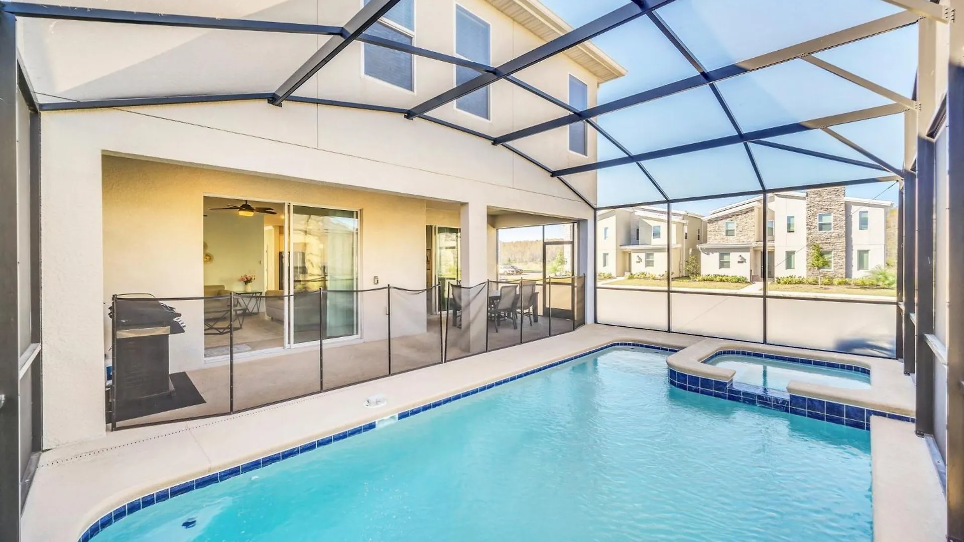 펜션 Spotless 6 Bedroom - Storey - Hot Tub - Free Water Park - 15 Mins To *