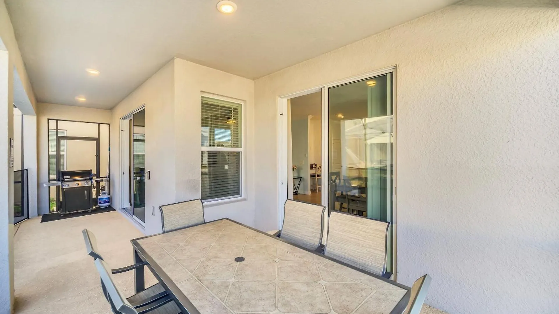 Spotless 6 Bedroom - Storey - Hot Tub - Free Water Park - 15 Mins To 펜션