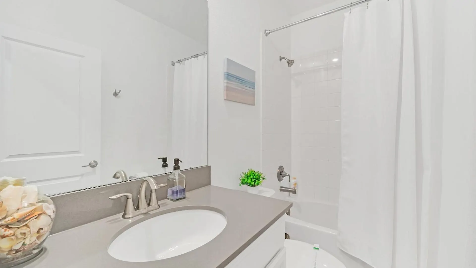 Spotless 6 Bedroom - Storey - Hot Tub - Free Water Park - 15 Mins To *