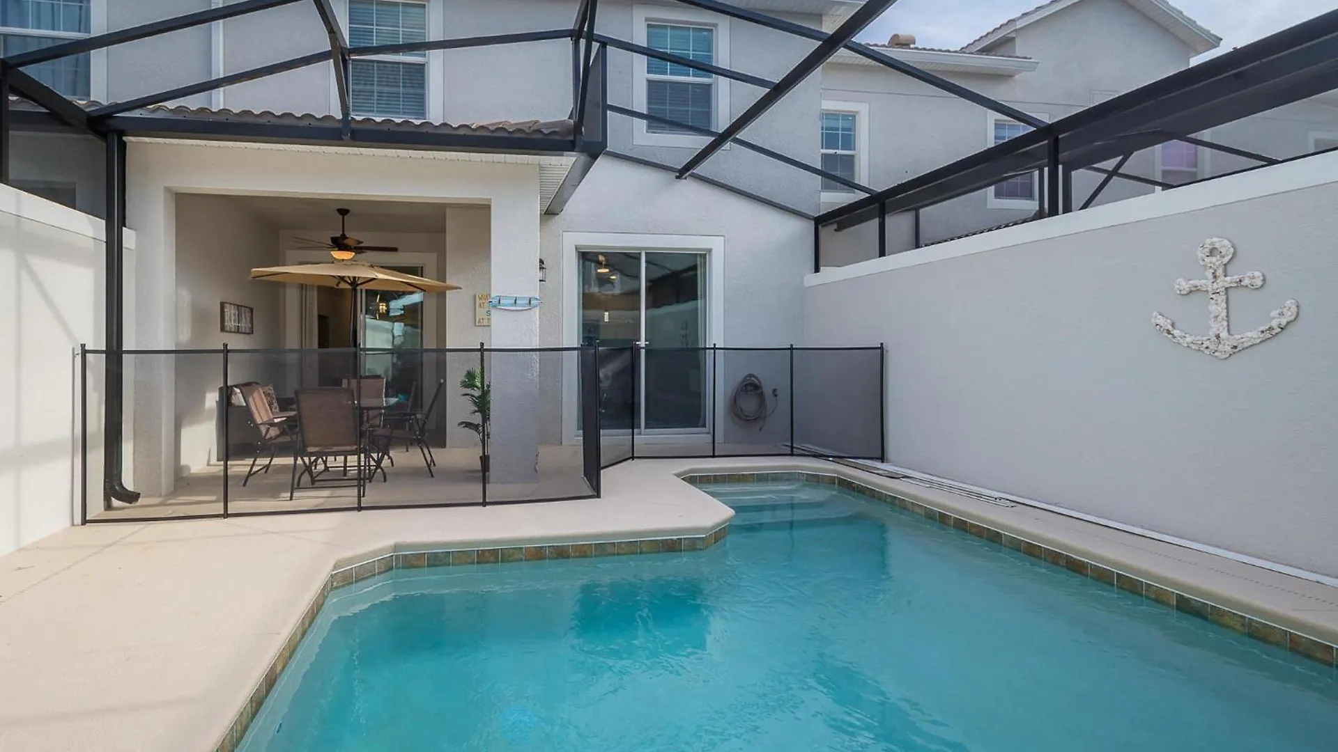 4834bv Townhouse 4 Bedrooms & 3 Bathrooms + Pool