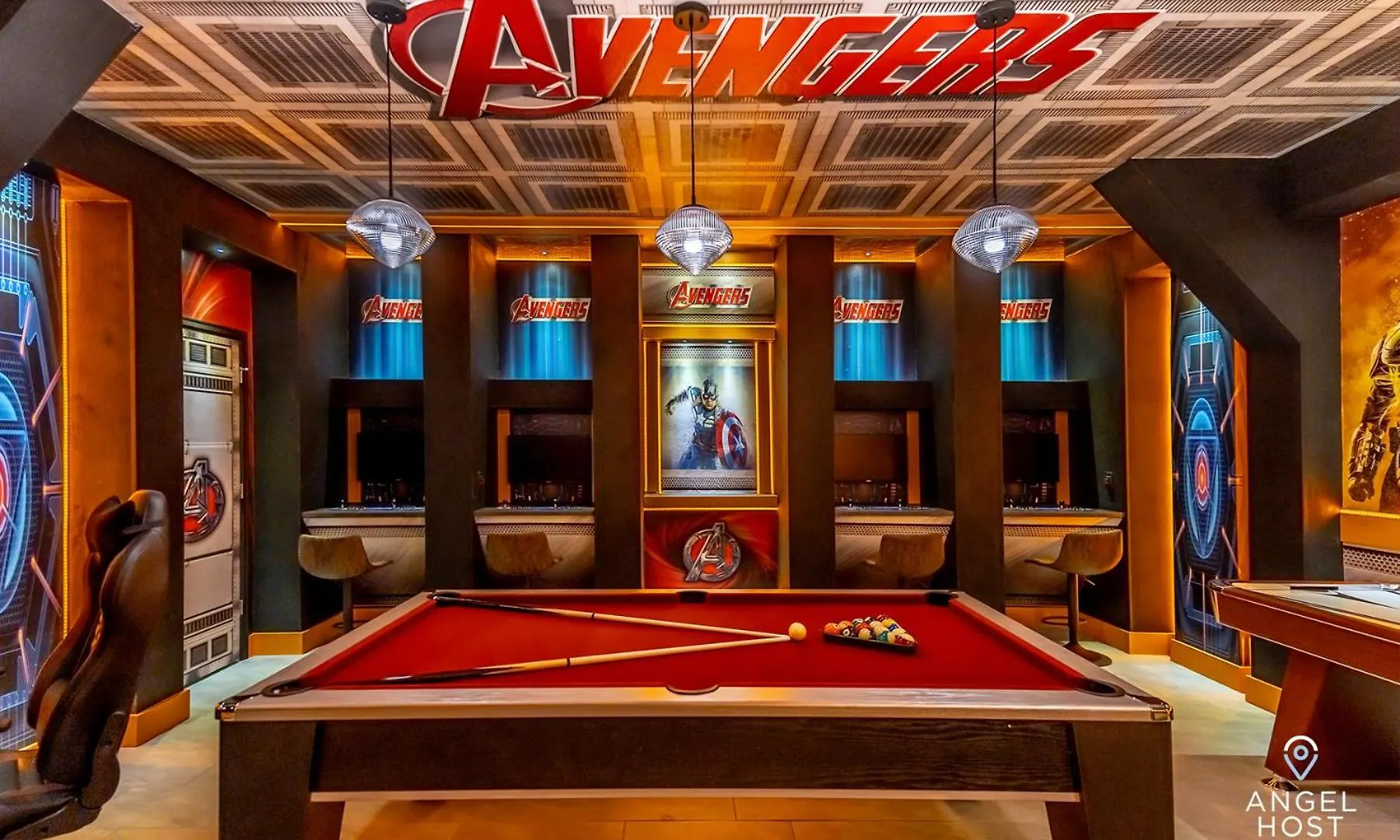 In-home Arcade, Themed Bedrooms, Lazy River Semesterbostad *