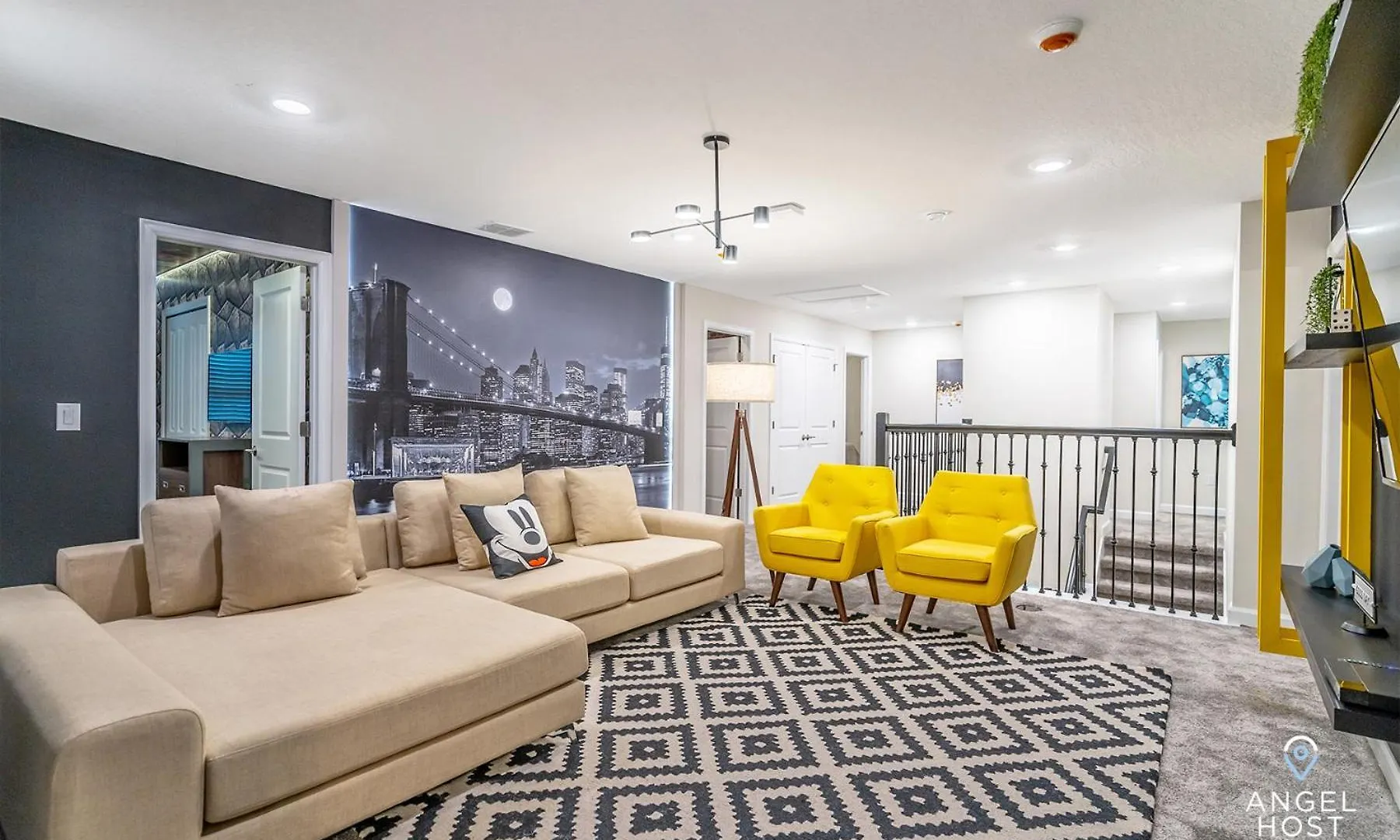 In-home Arcade, Themed Bedrooms, Lazy River Semesterbostad