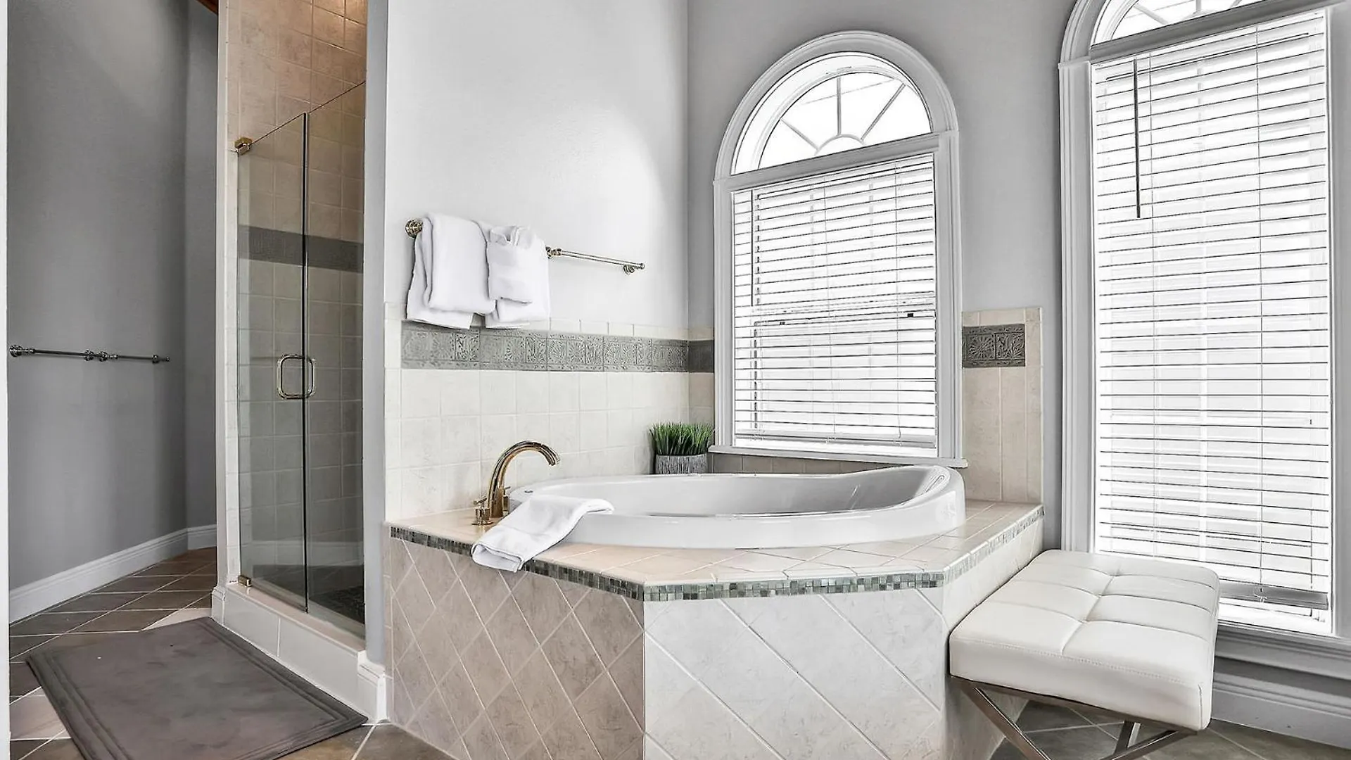Luxurious 5 Bedroom In Orlando6603 Kissimmee