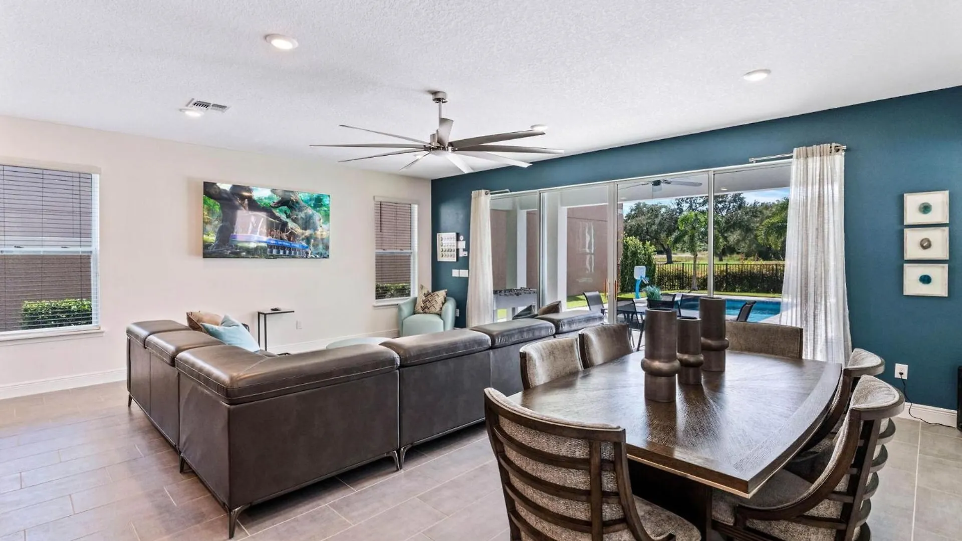 Rent The Perfect 4 Bedroom Reunion 1018 *