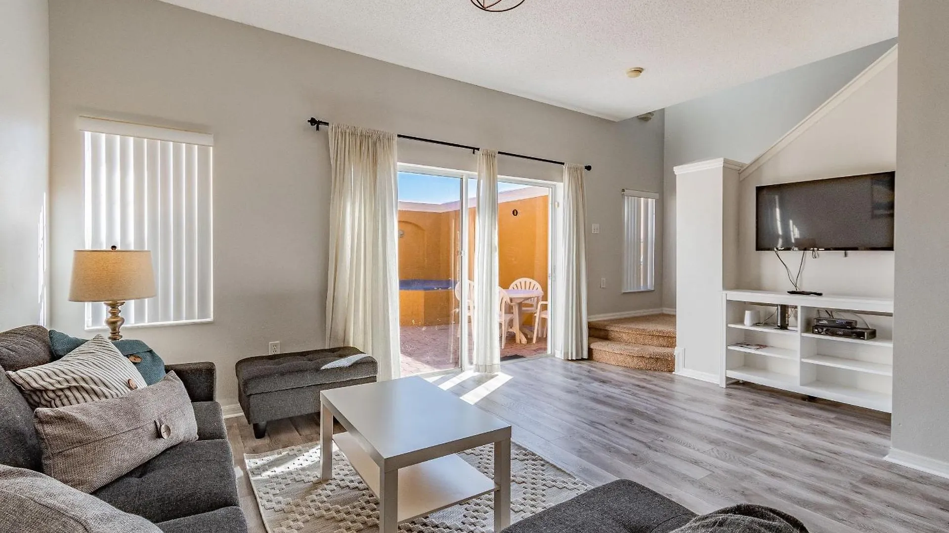 Charming 3bd/2.5ba * Jacuzzi + View Апартаменты