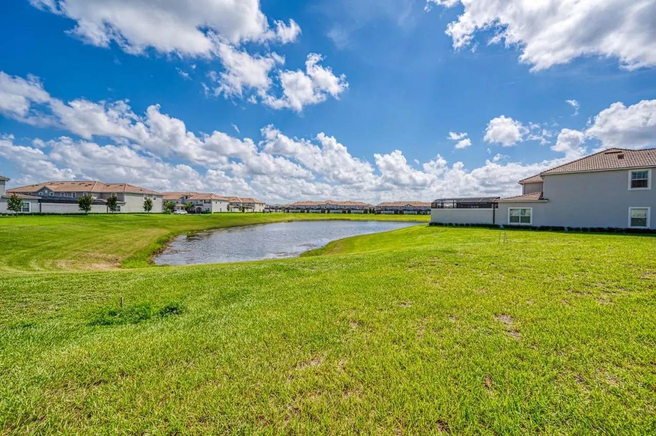 Townhome Private Pool Near Kissimmee