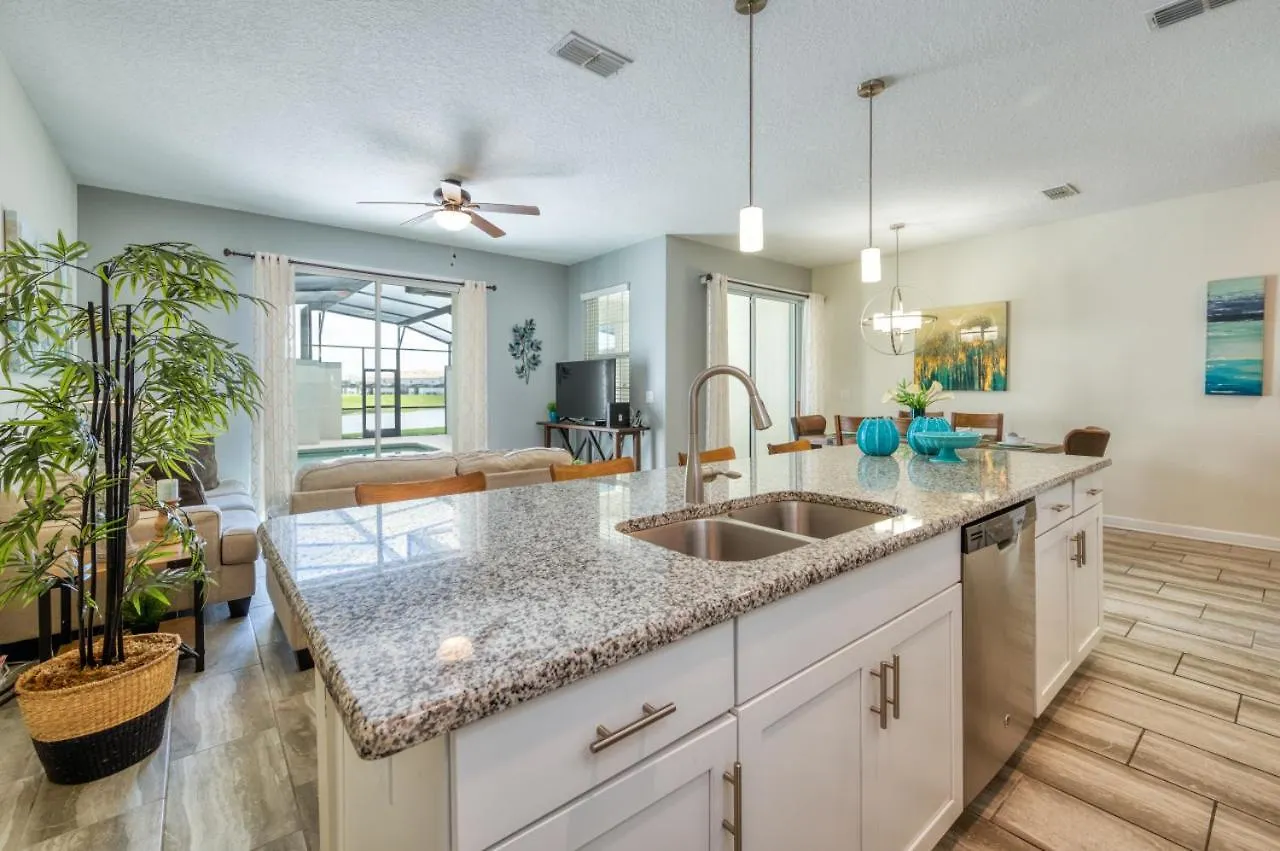 Townhome Private Pool Near Holiday home