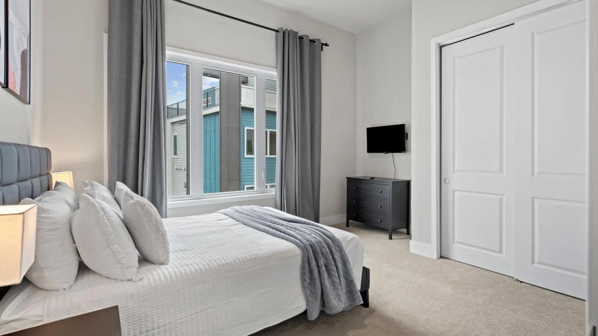 아파트 5 Bd 4.5 B Luxury 36-206