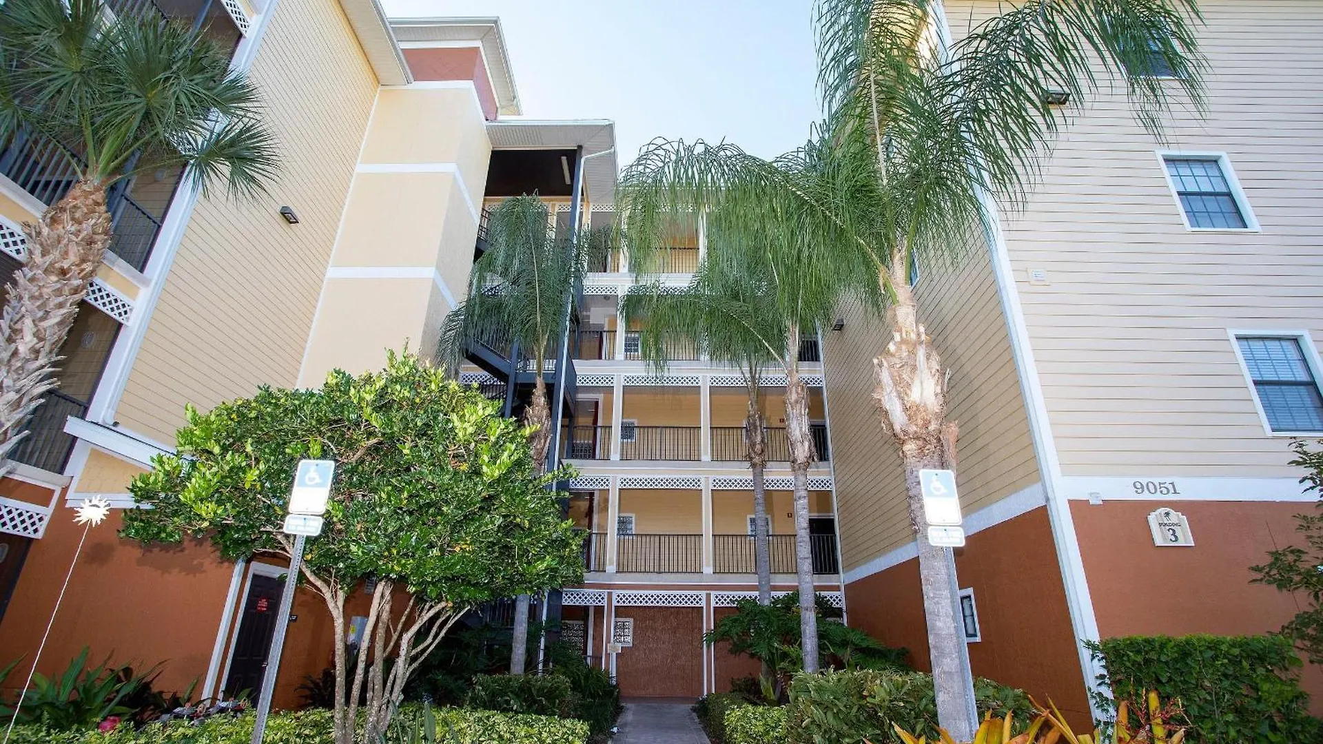 Modern 3br Near W/ Perks Kissimmee