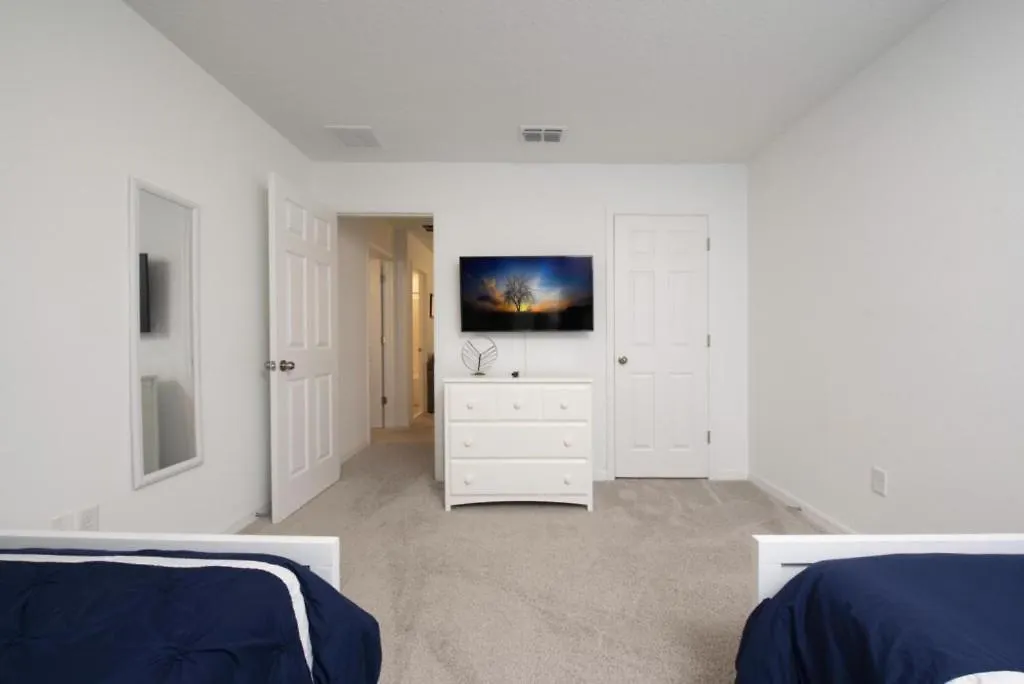 Luxury 5 Bedroom 4 Bath Private Pool 228