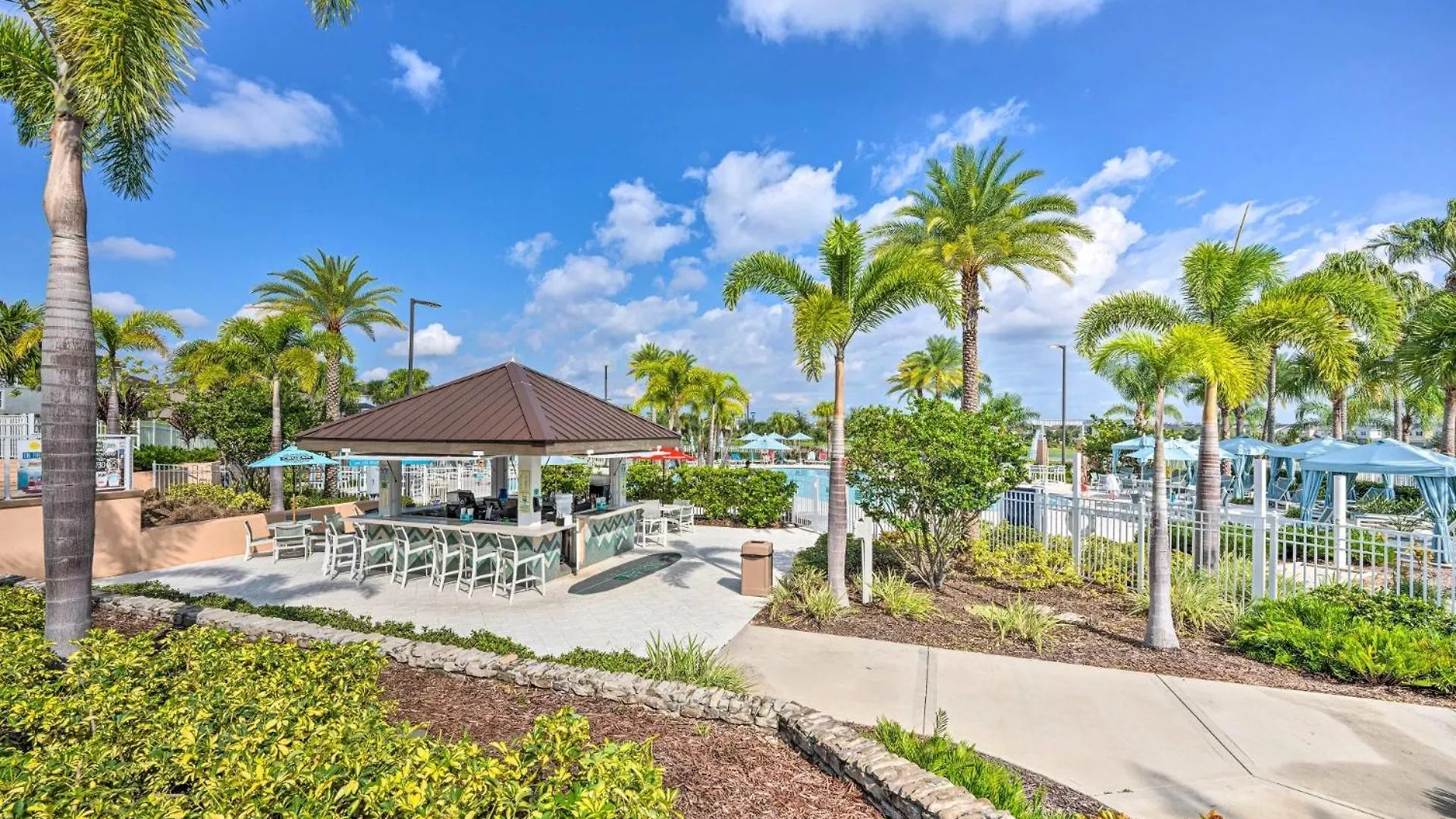 Luxury 5 Bedroom 4 Bath Private Pool 228