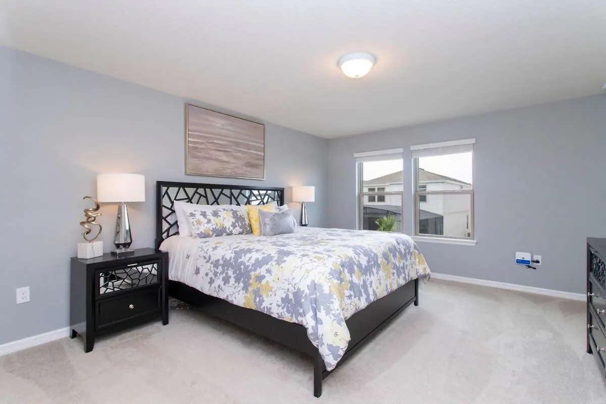 Splendid 5 Bd W/ Pool @ Windsor Westside 8921 *