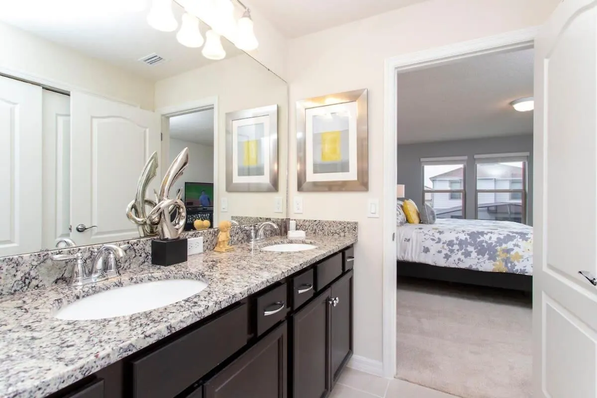 Splendid 5 Bd W/ Pool @ Windsor Westside 8921 キシミー