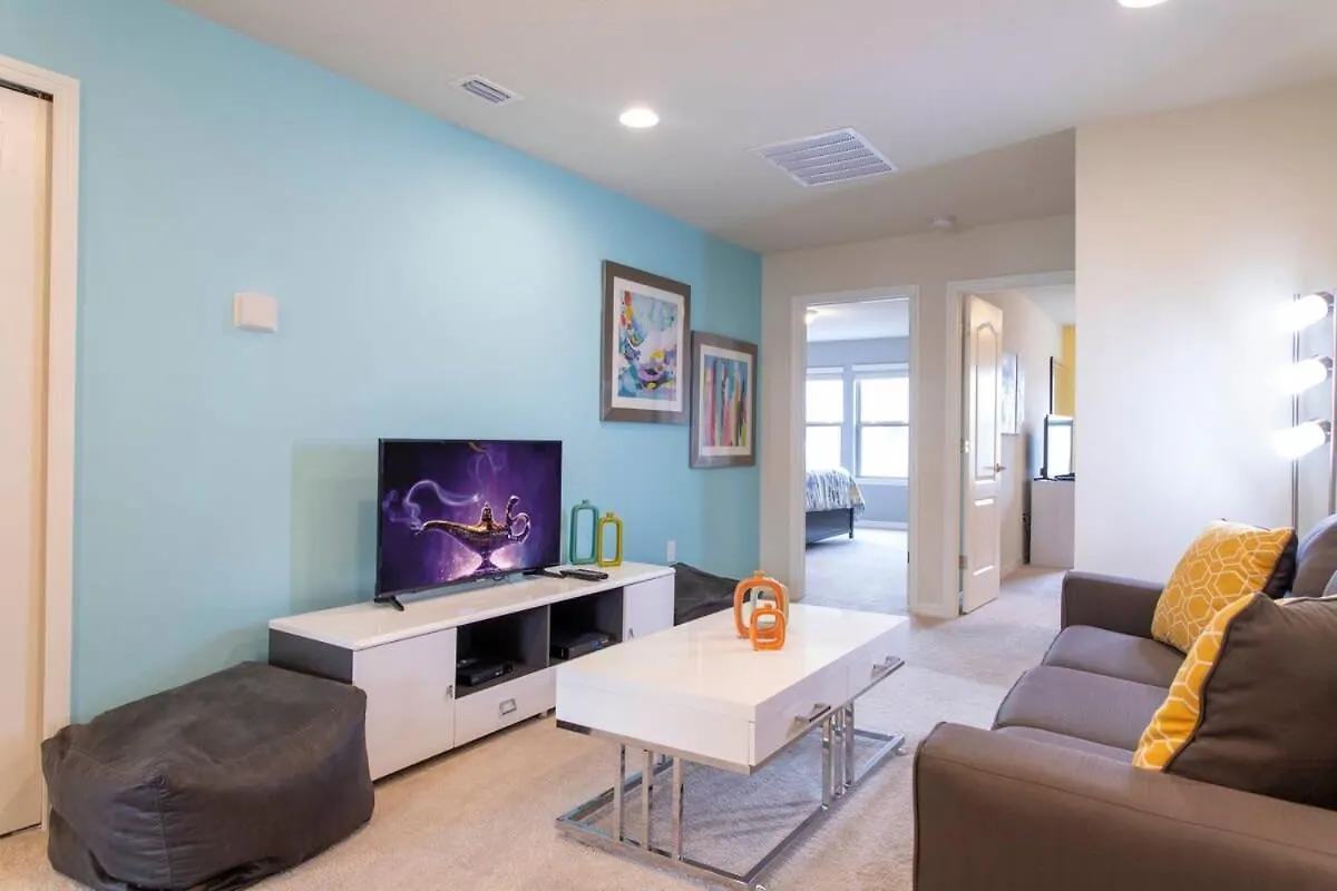 Splendid 5 Bd W/ Pool @ Windsor Westside 8921 別荘 *