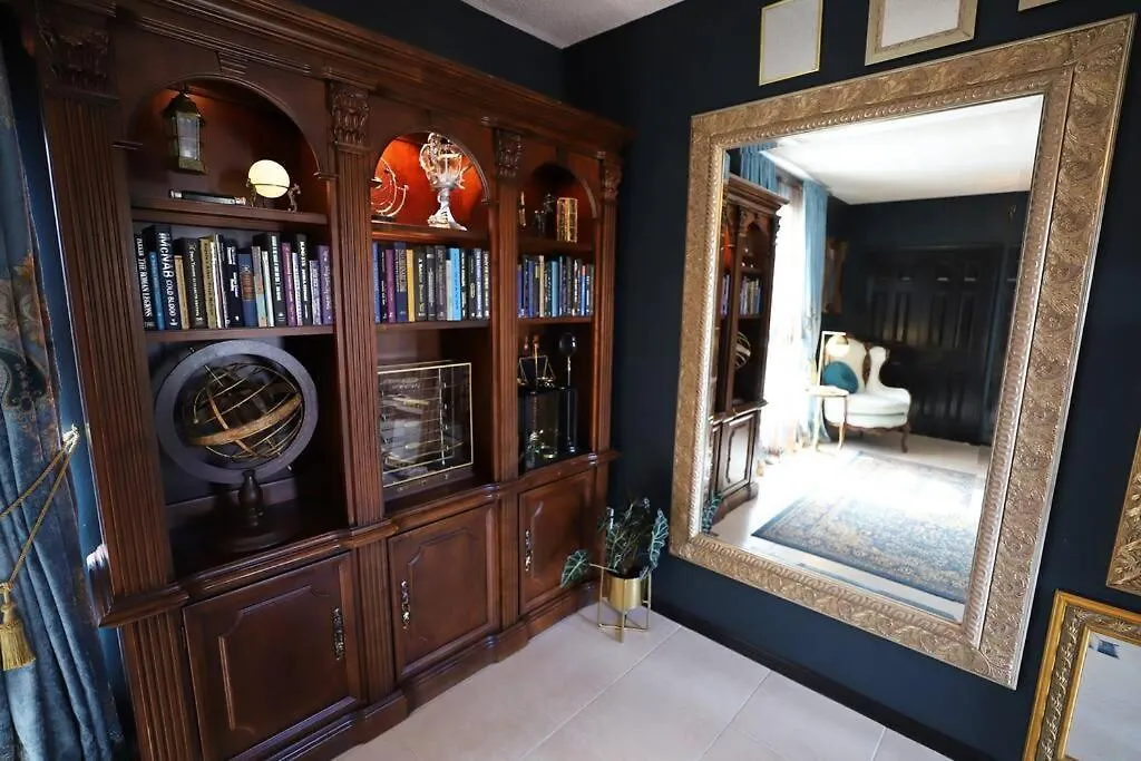 Magical 5-bedroom Near Universal's Wizarding World Vila
