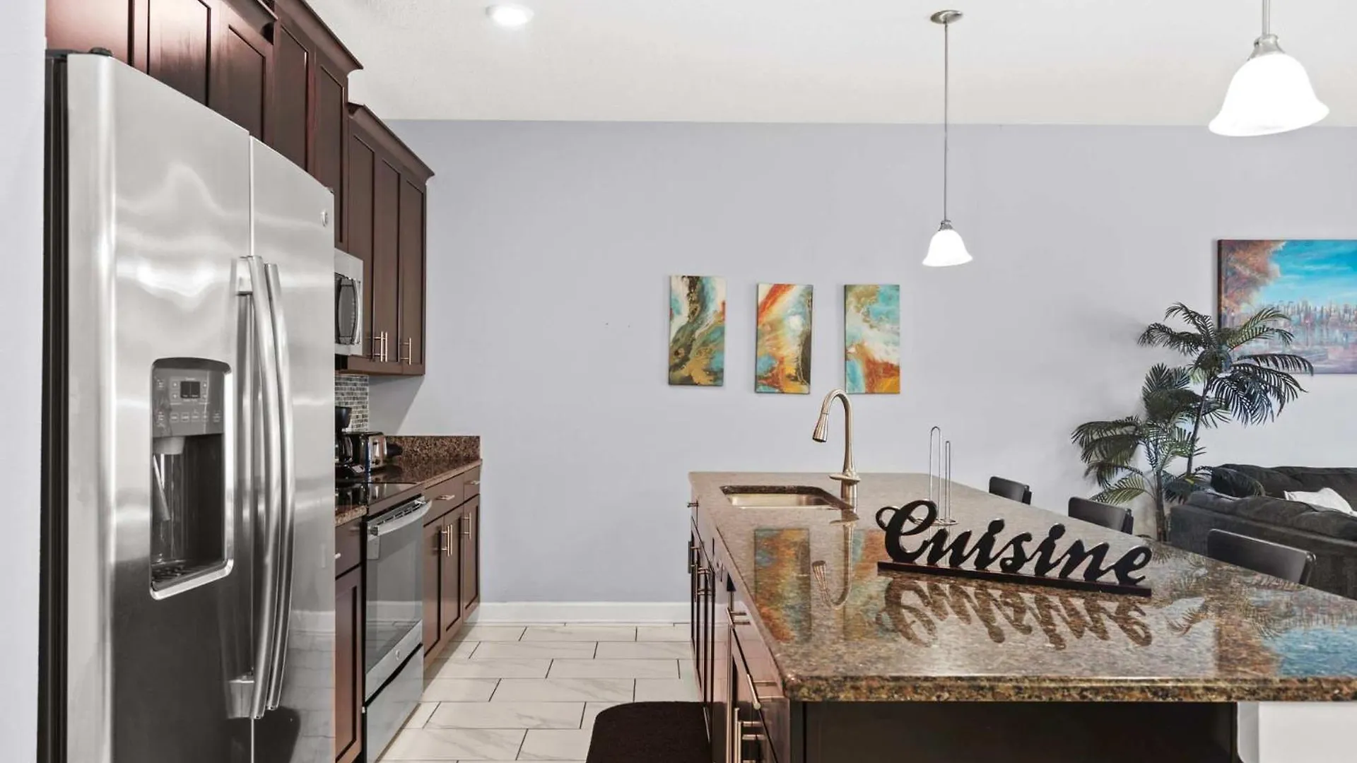 Spacious 4br Townhome With Pool At Storey Сasa de vacaciones