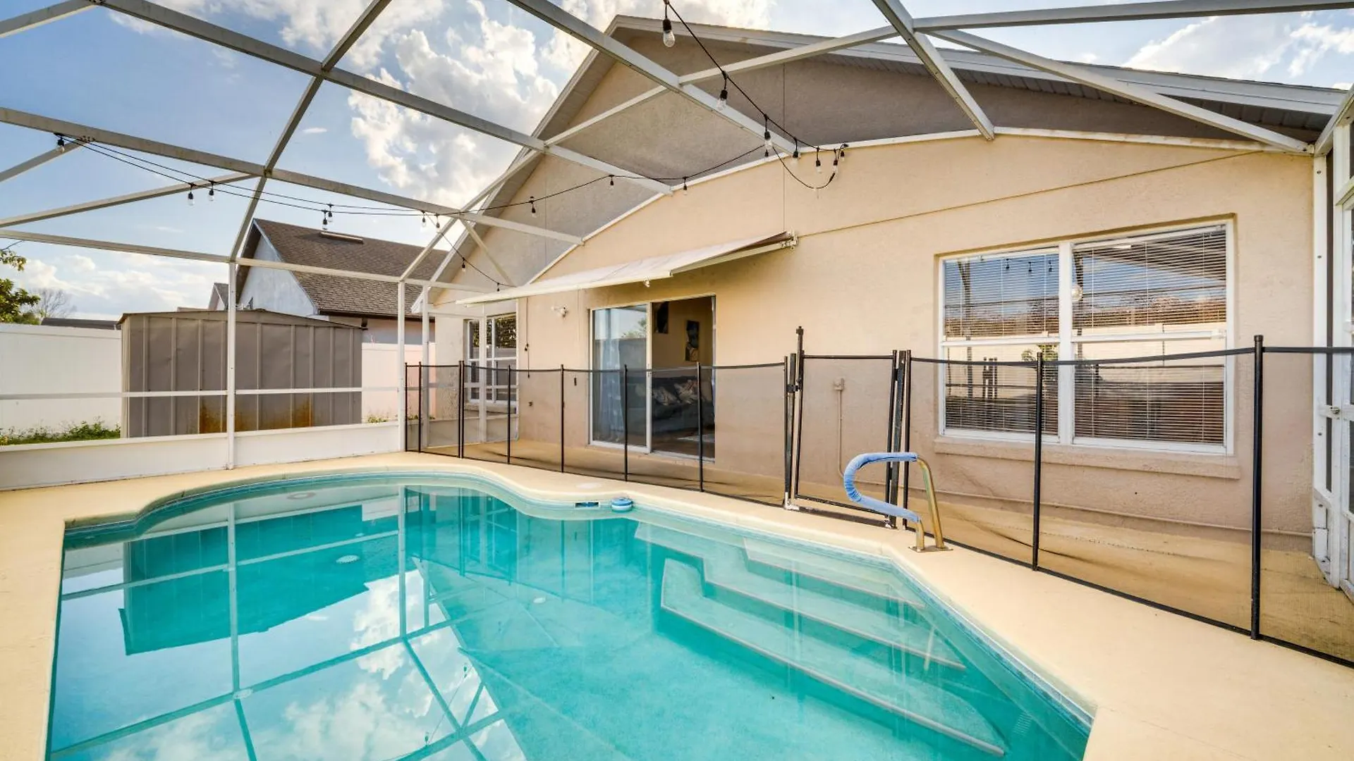 Holiday home 8 Mi To Parks Poolside Paradise!