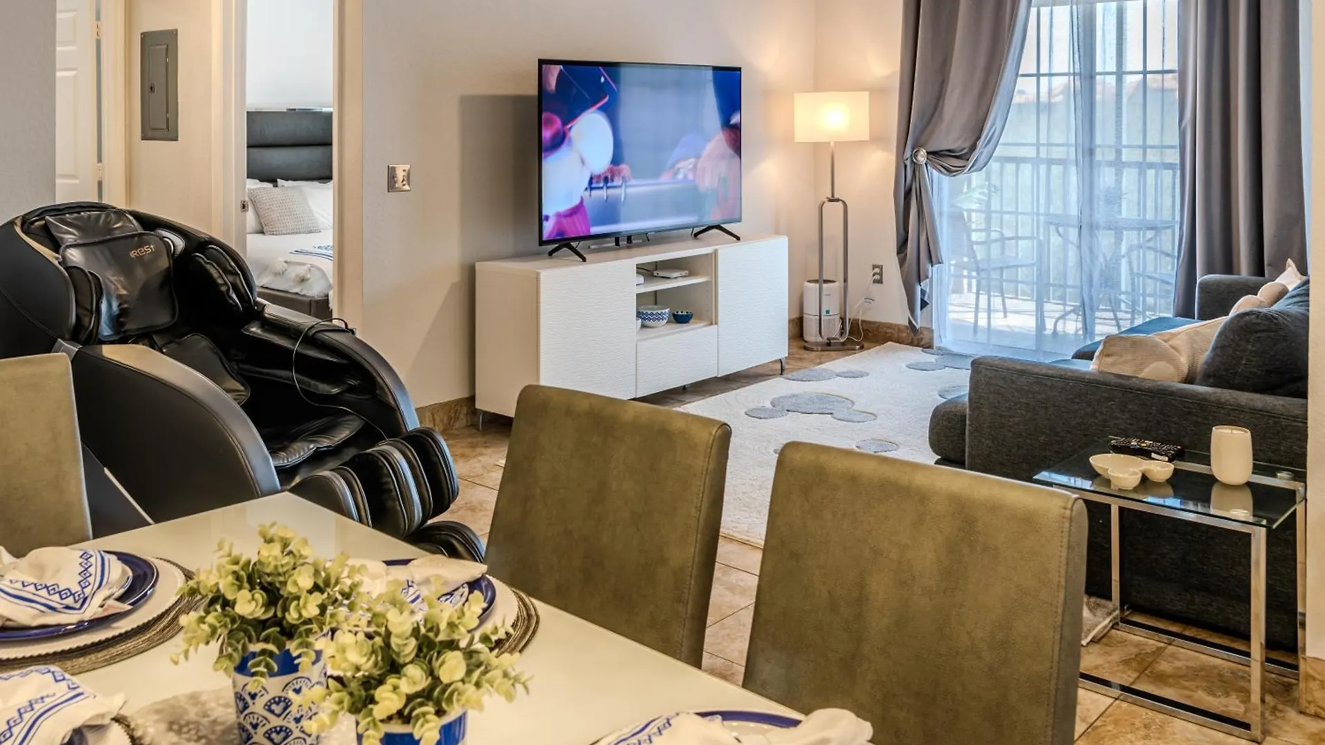 3 Bedroom In Tuscana , 15