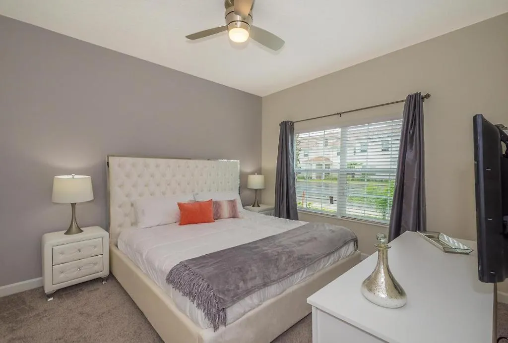 Luxury 18 Minutes Away From Disney!