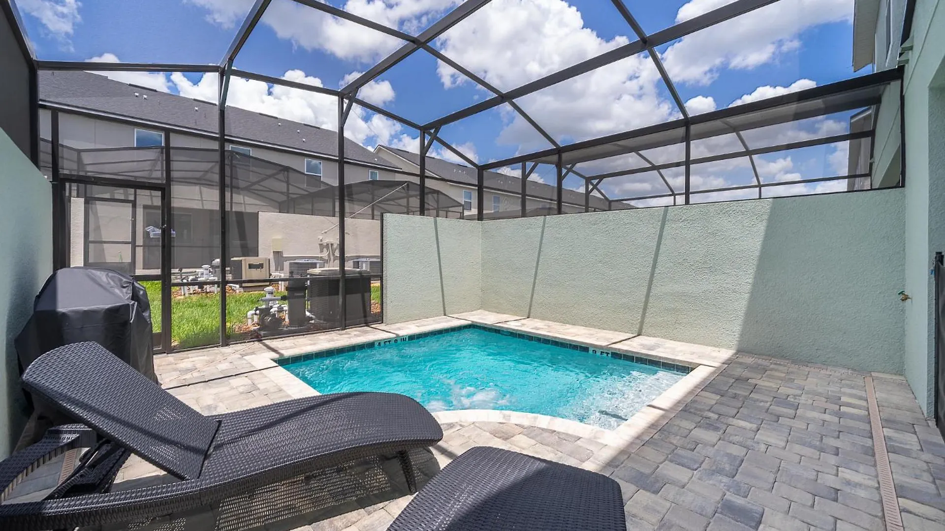 Luxury 18 Minutes Away From Disney!