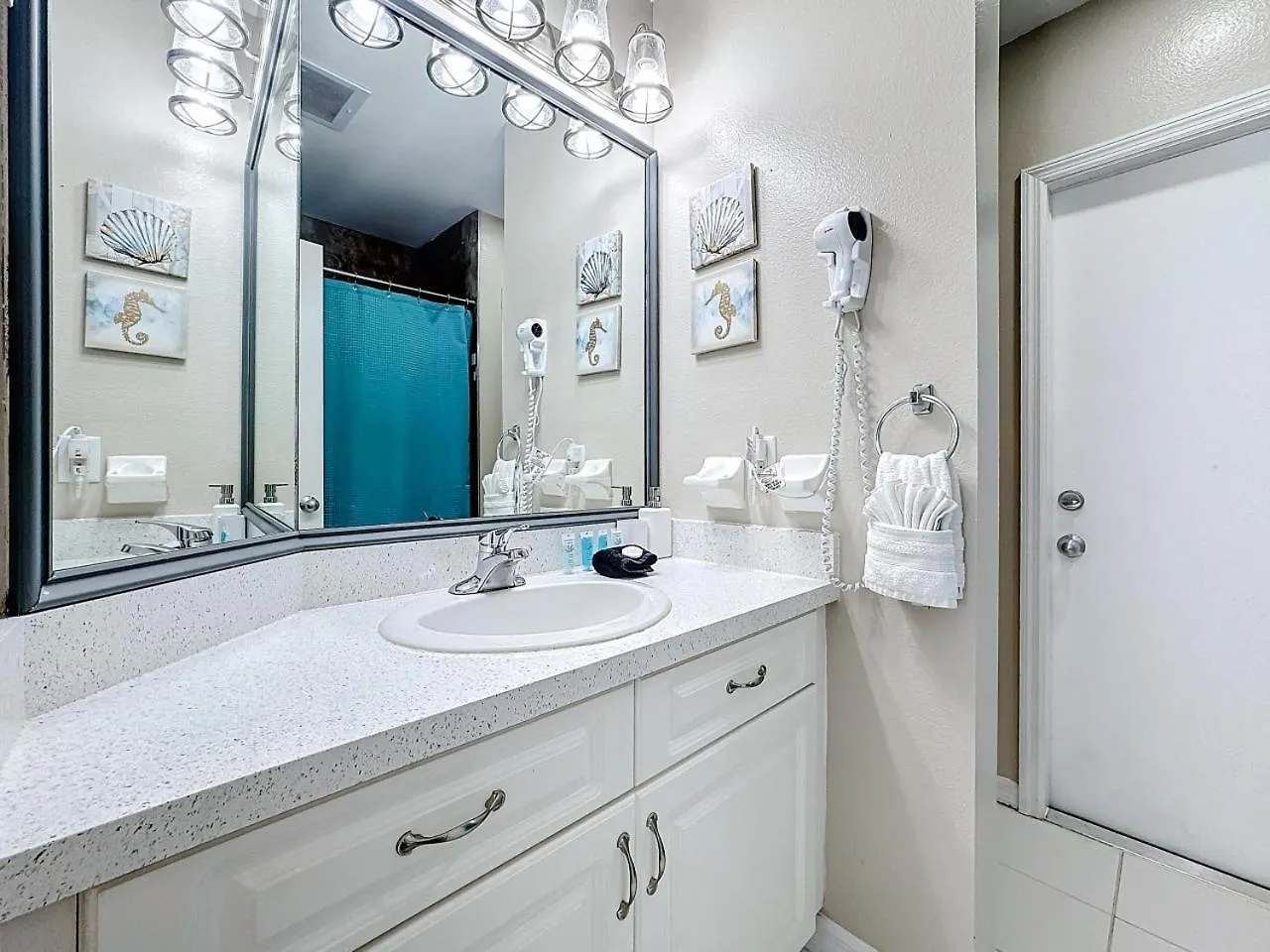 Stunning 5br 5bath Home, Pool, Spa, By