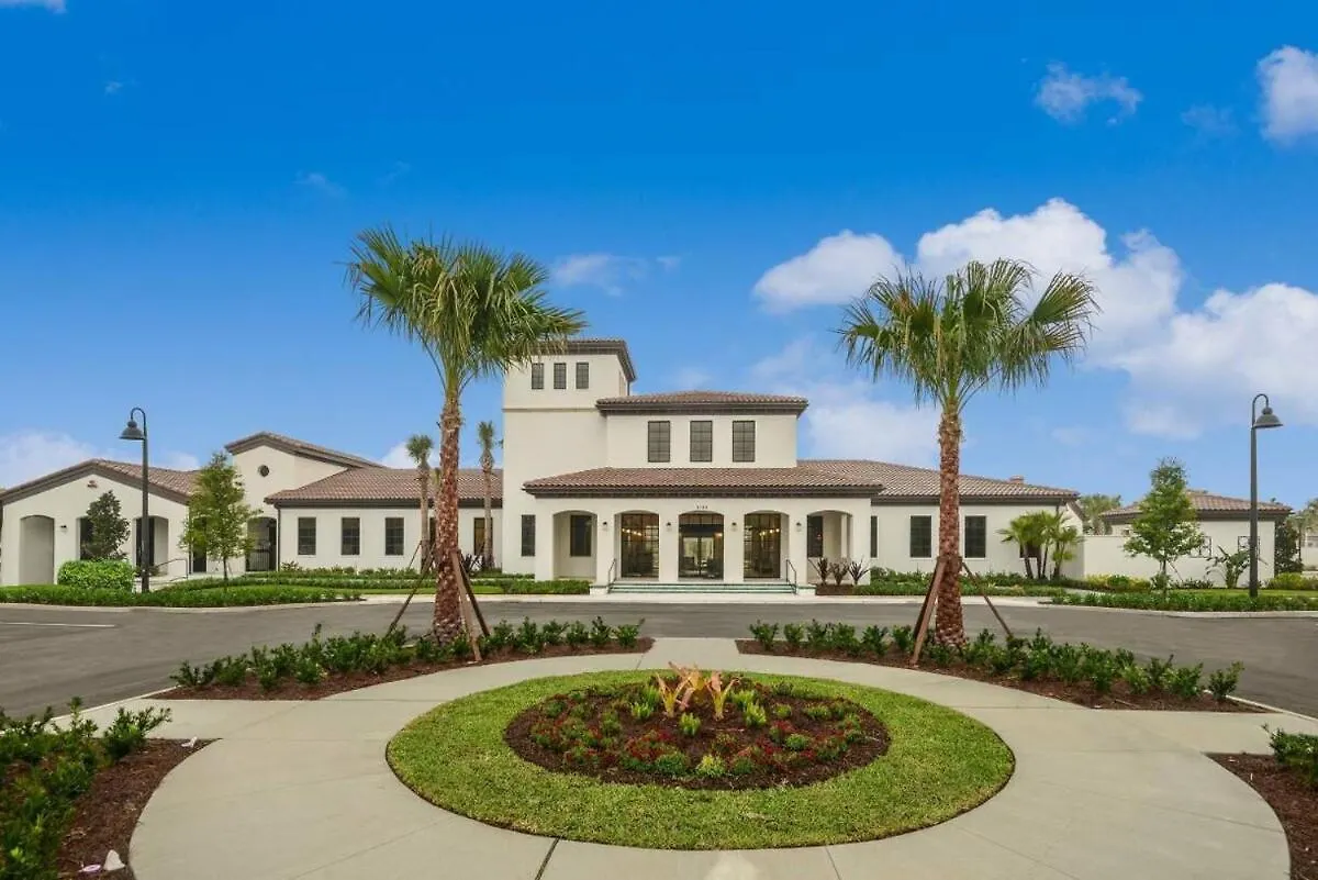 Holiday home Dluxx Dream House Pool At Windsor 1704
