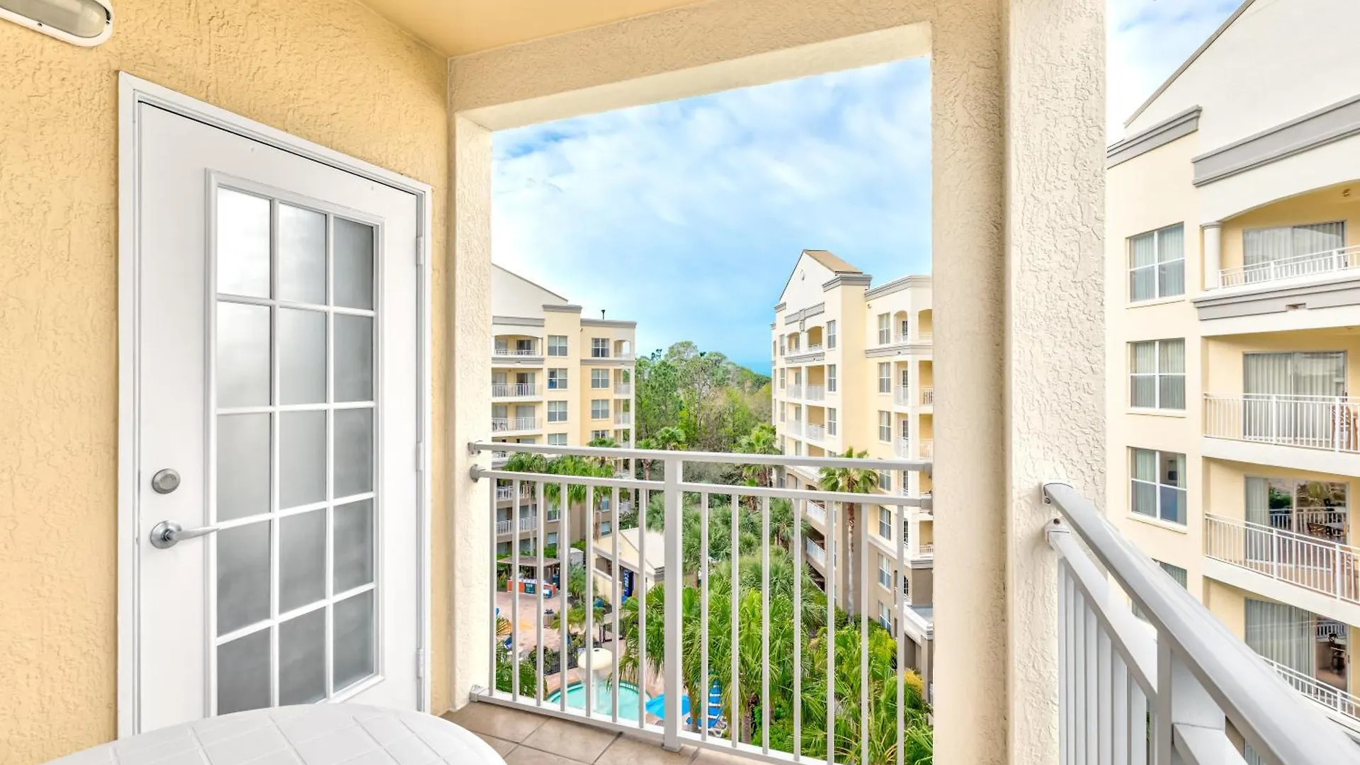 Vacation Village At Parkway 4*