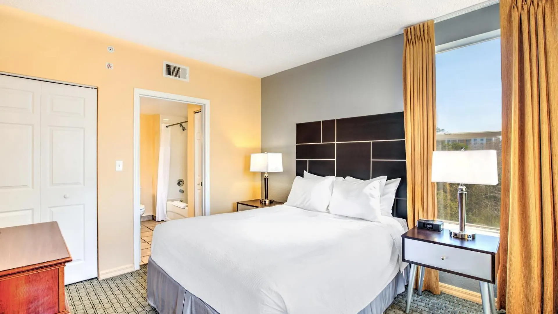 Vacation Village At Parkway 4*