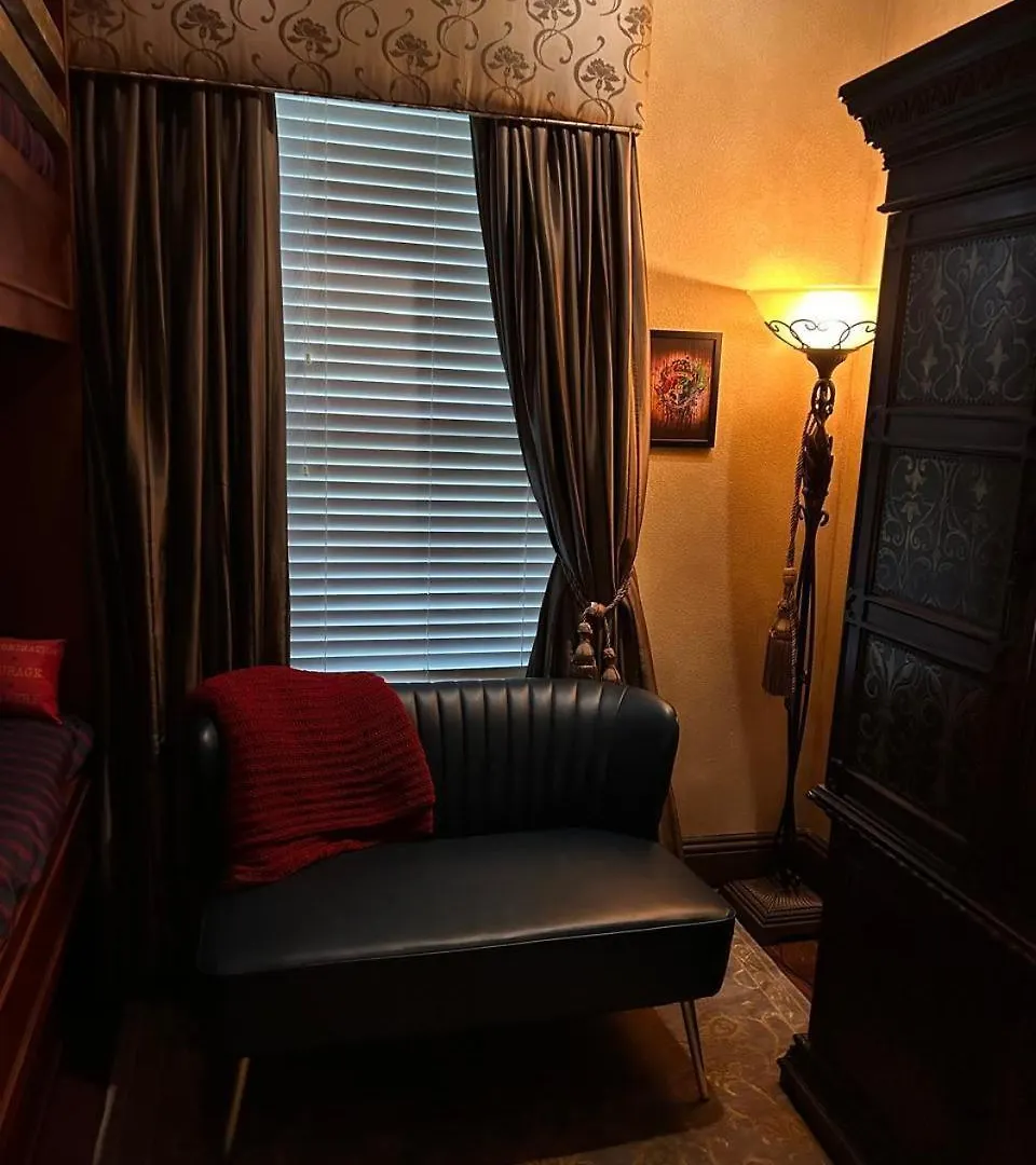 度假居 Traditional 5 Bdrm With Open Concept Kitchen At Reunion 基西米