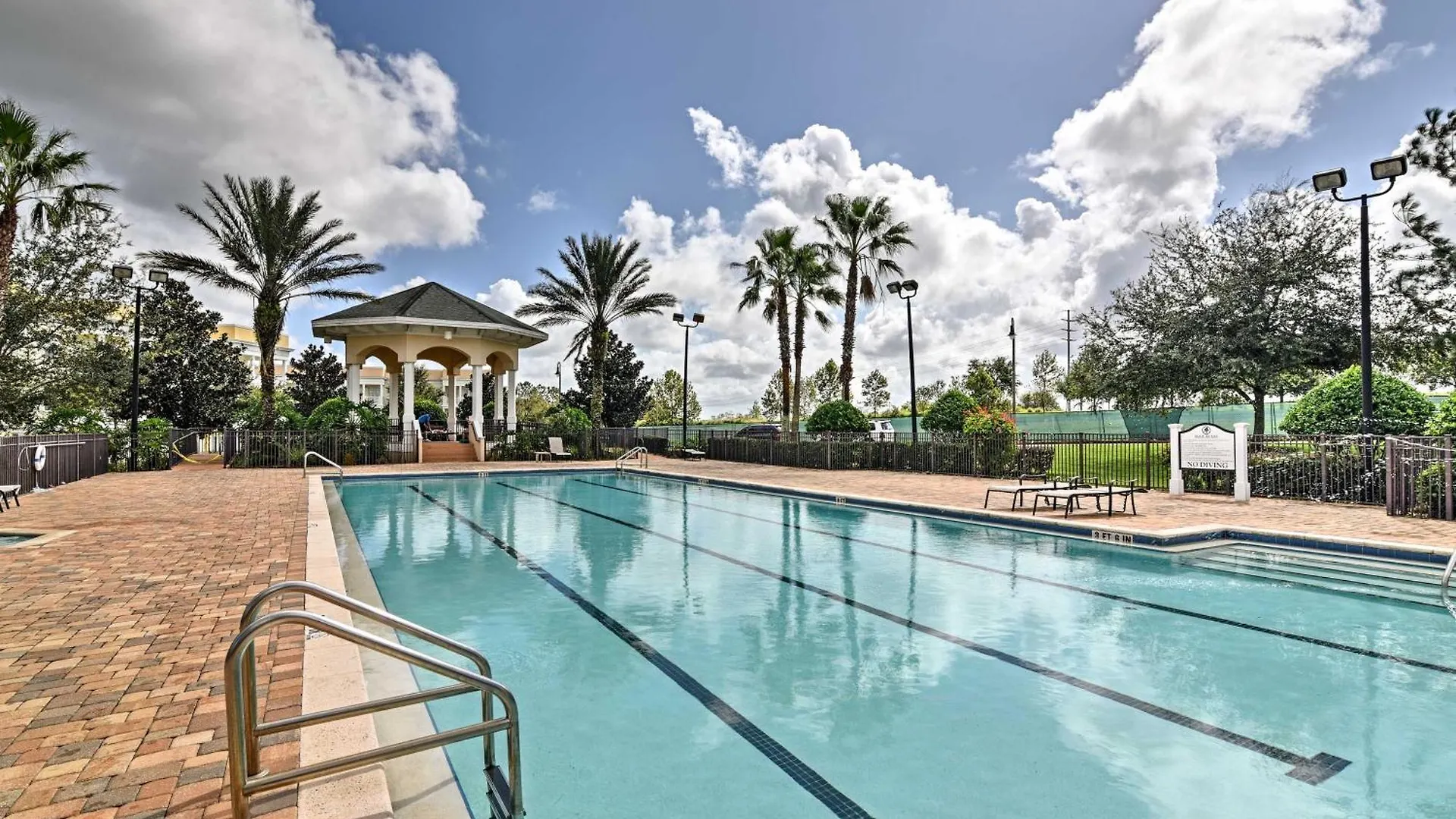 Vakantiehuis Sunshine Reunion Pool, 9 Mi To Park *