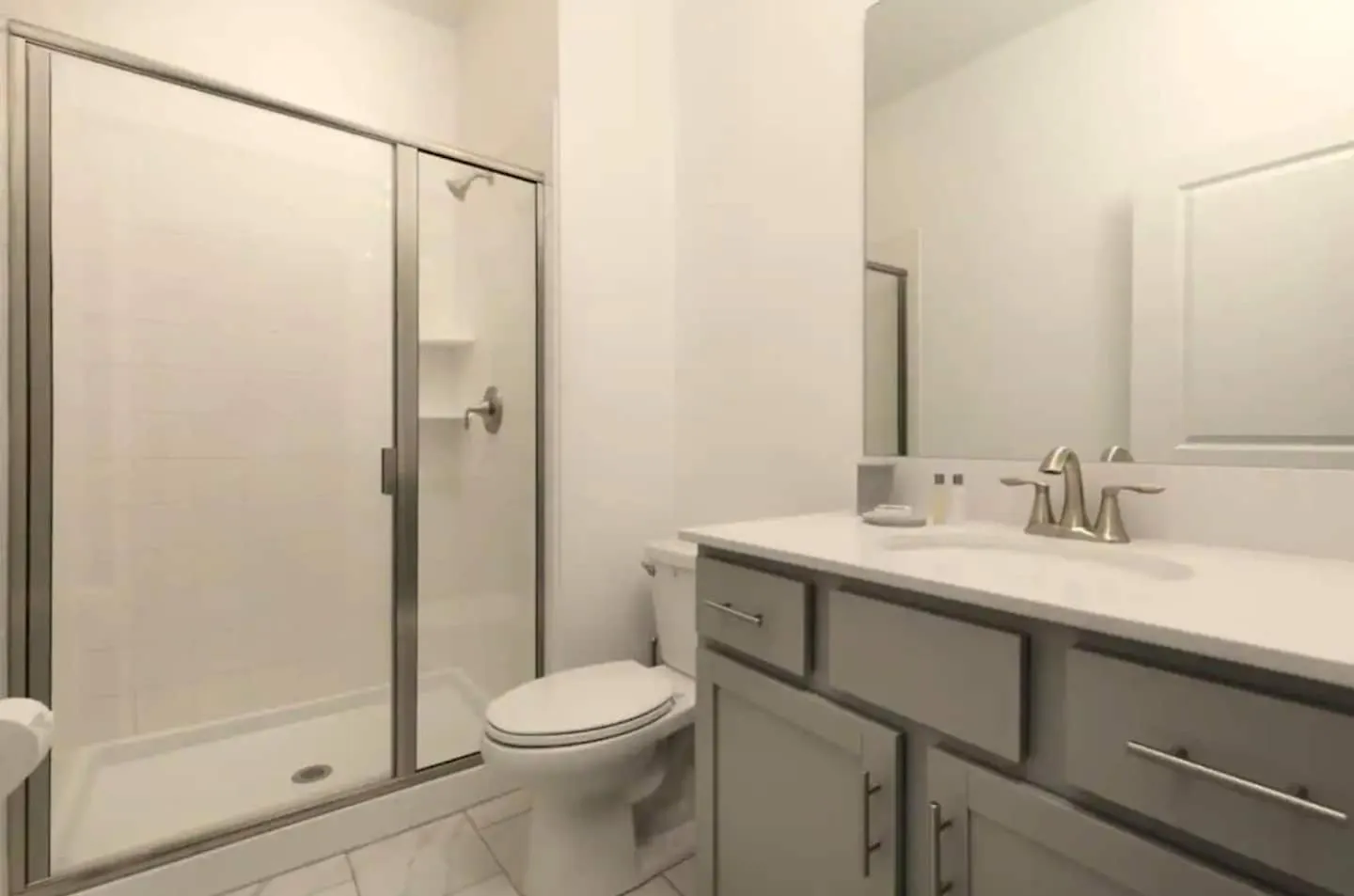 Your 4-bedroom Getaway, Only 9 Miles From *