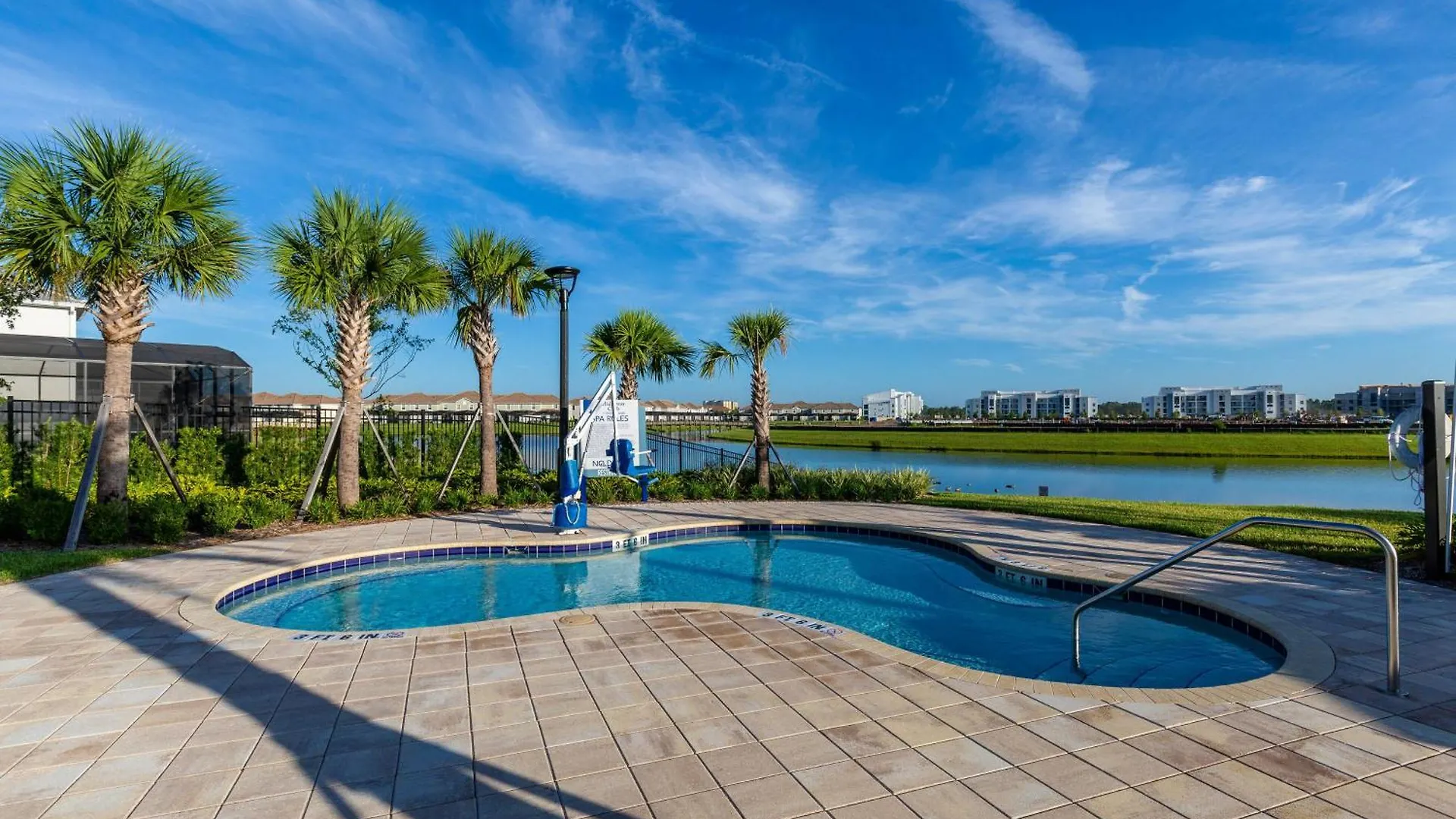 Storeylake 5bd Pool 5min Walking Clubhouse *