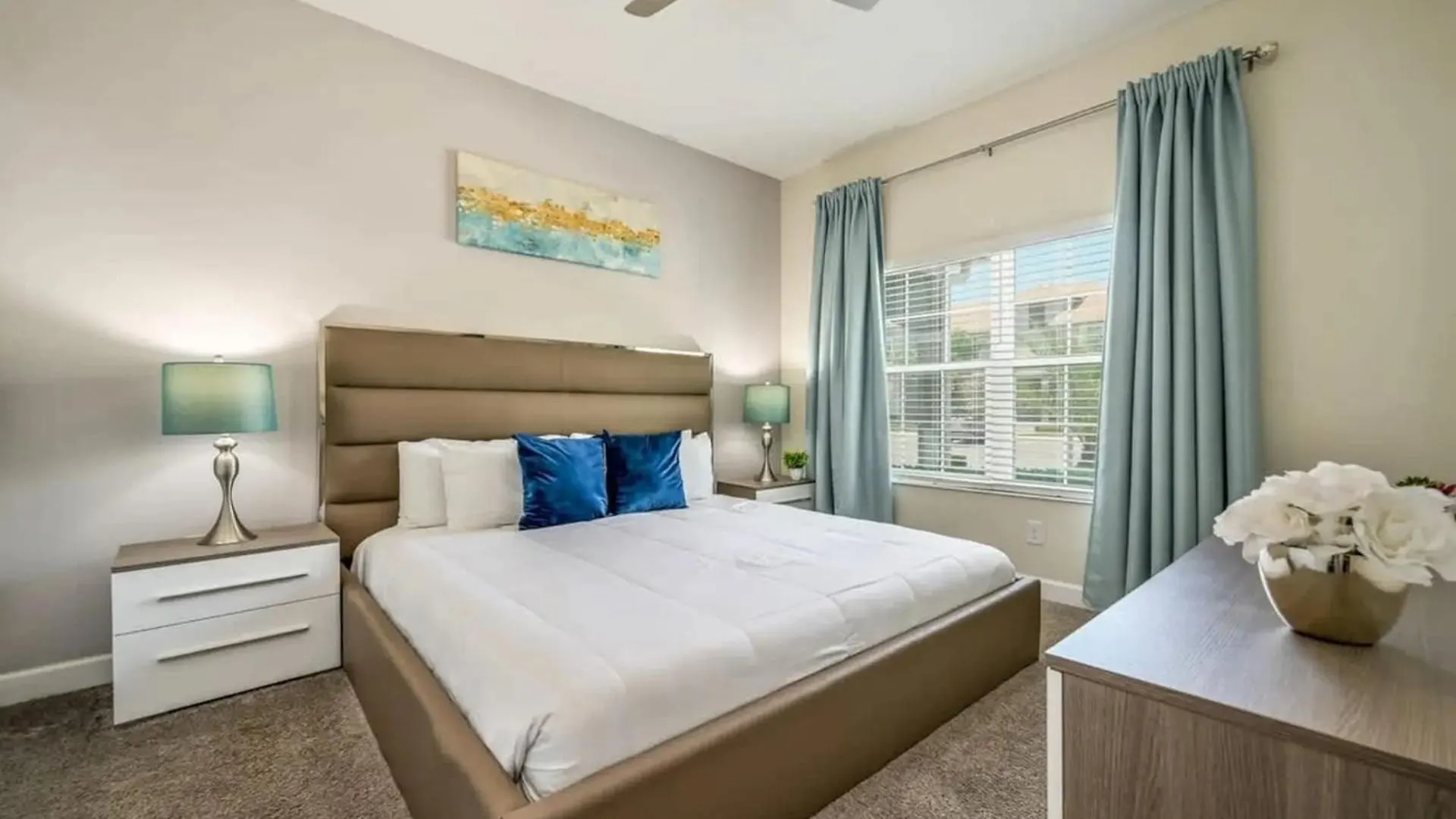 Stylish 4br Townhome W/ Pool Near 키시미