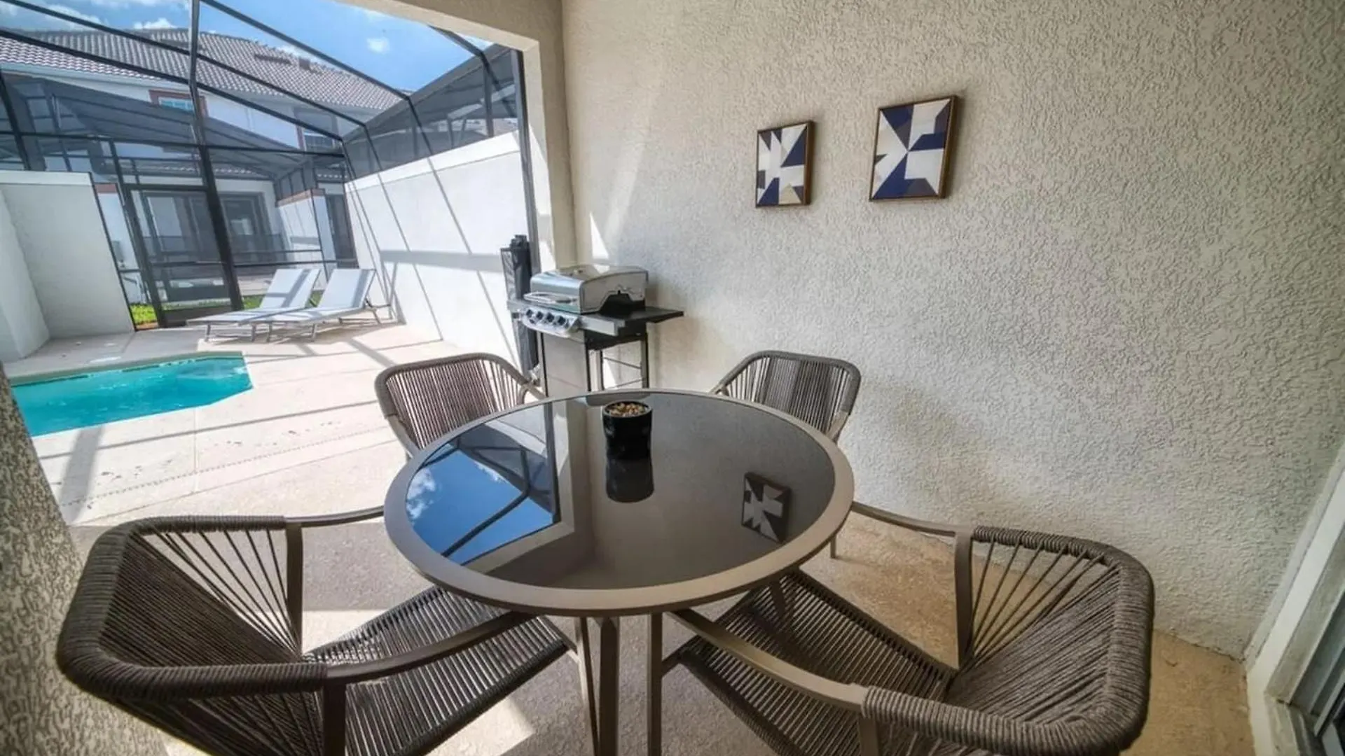 4829 W/ Private Pool - Storey