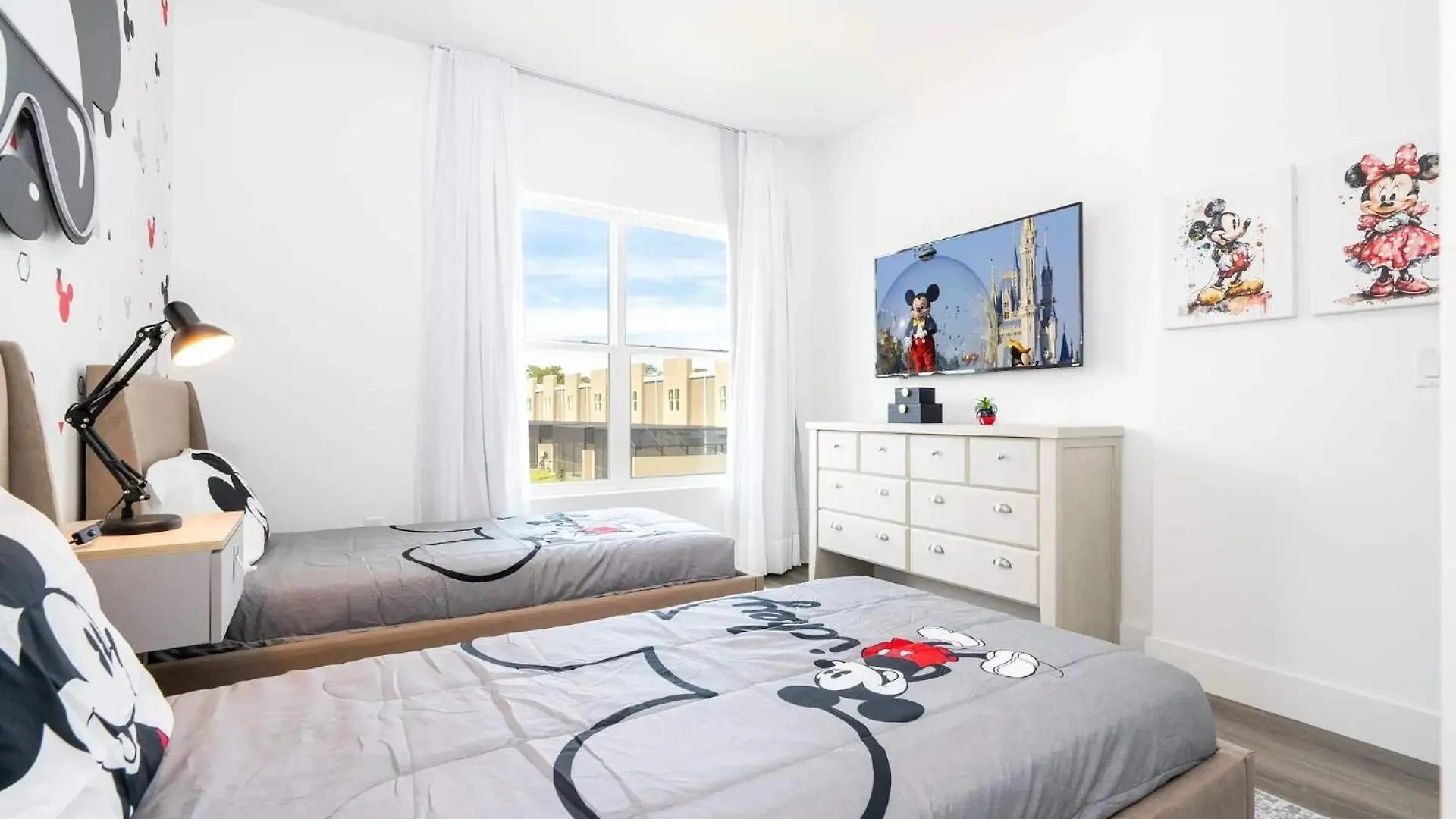 Semesterbostad 2470- Luxury W/ Pool - 15 Min To Disney! *
