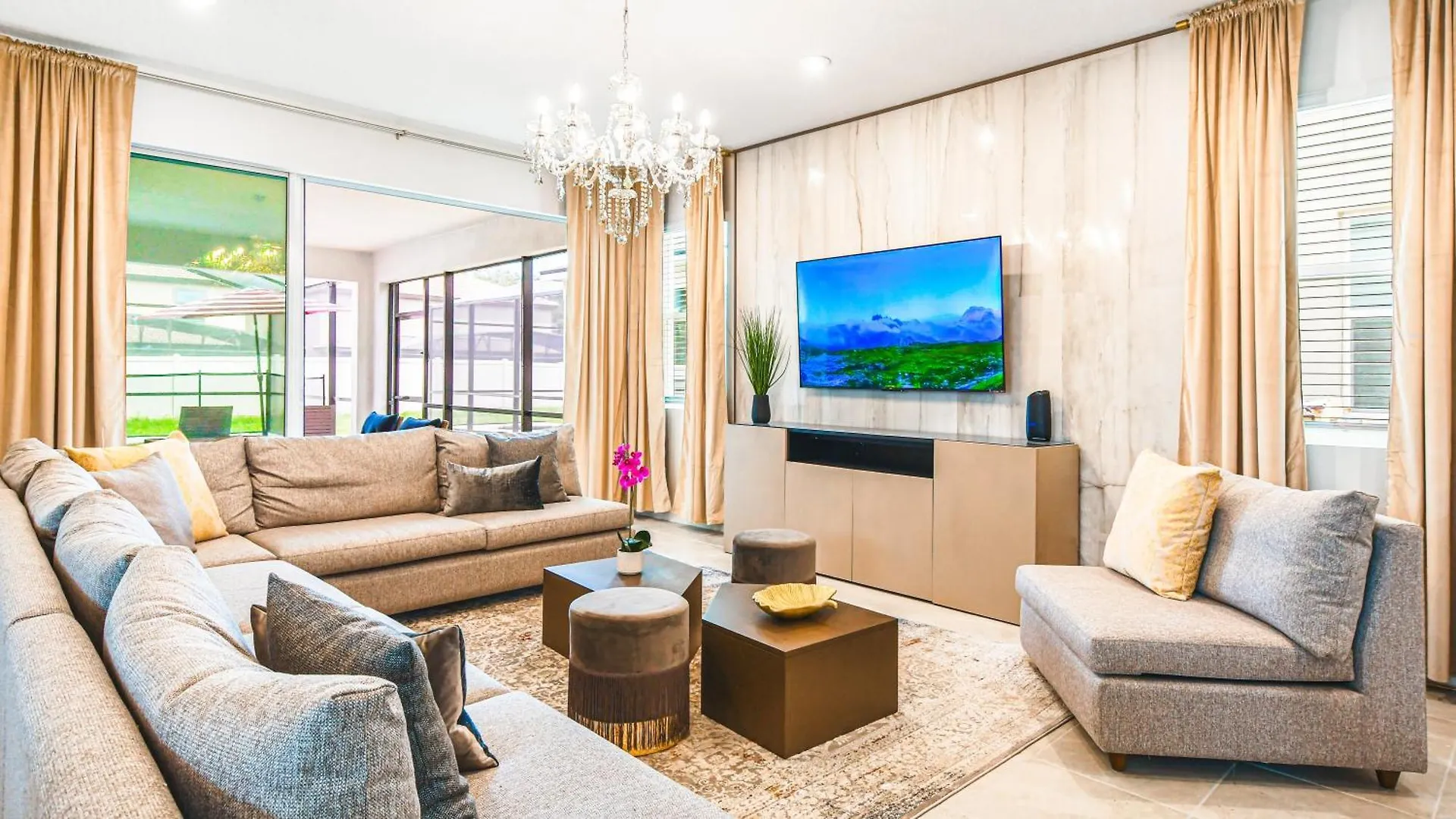 Luxury Retreat: Pool, Water Park, Near Kissimmee