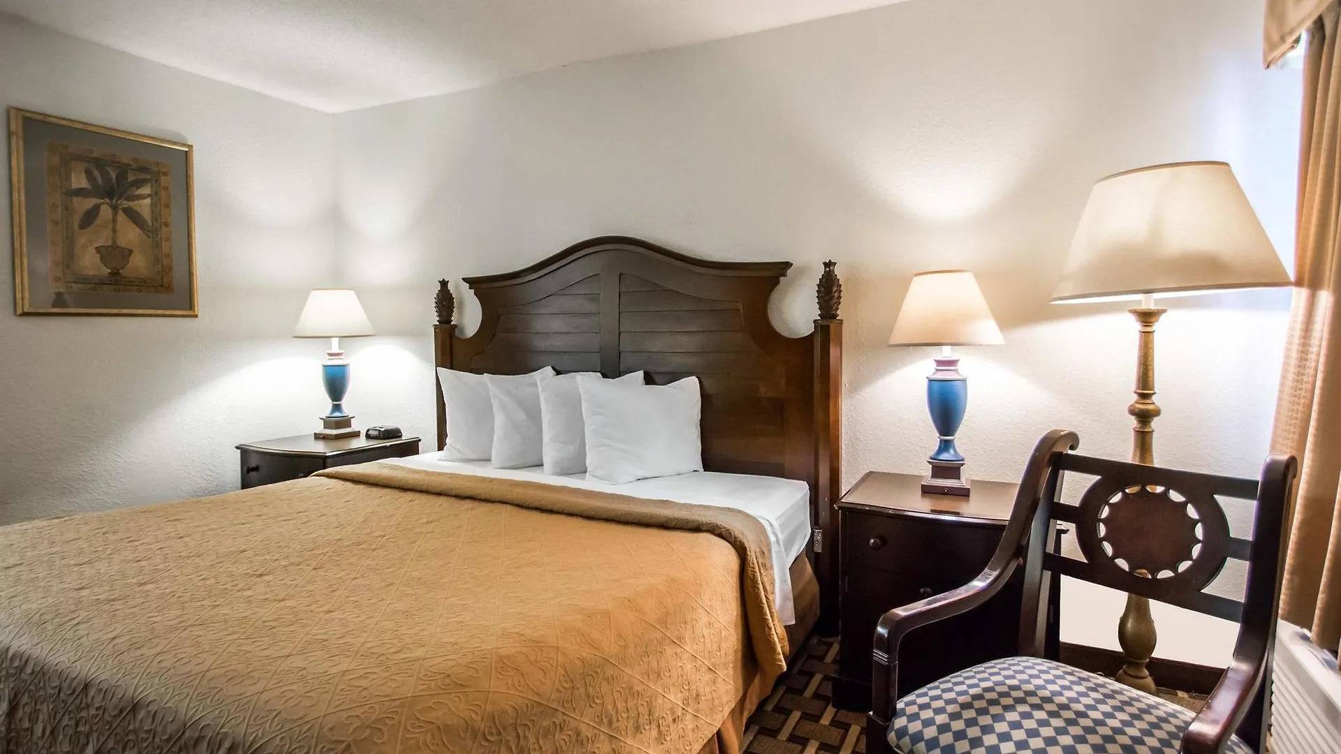 Quality & Eastgate Hotel