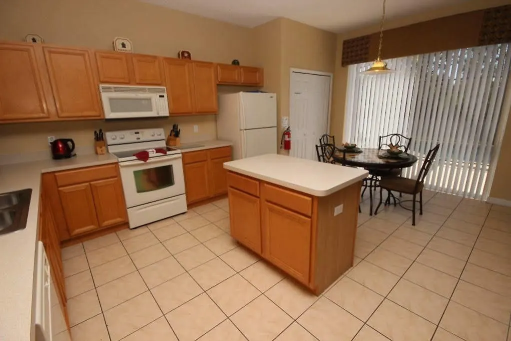 מלון Seasons - 6 Bedroom Private Pool Home, West Facing, Game