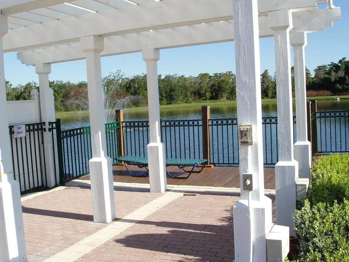 Spectacular And Resort! Near Dis, Splash Park, With Boats, Pool, And Has It All! Rates Too! בית נופש