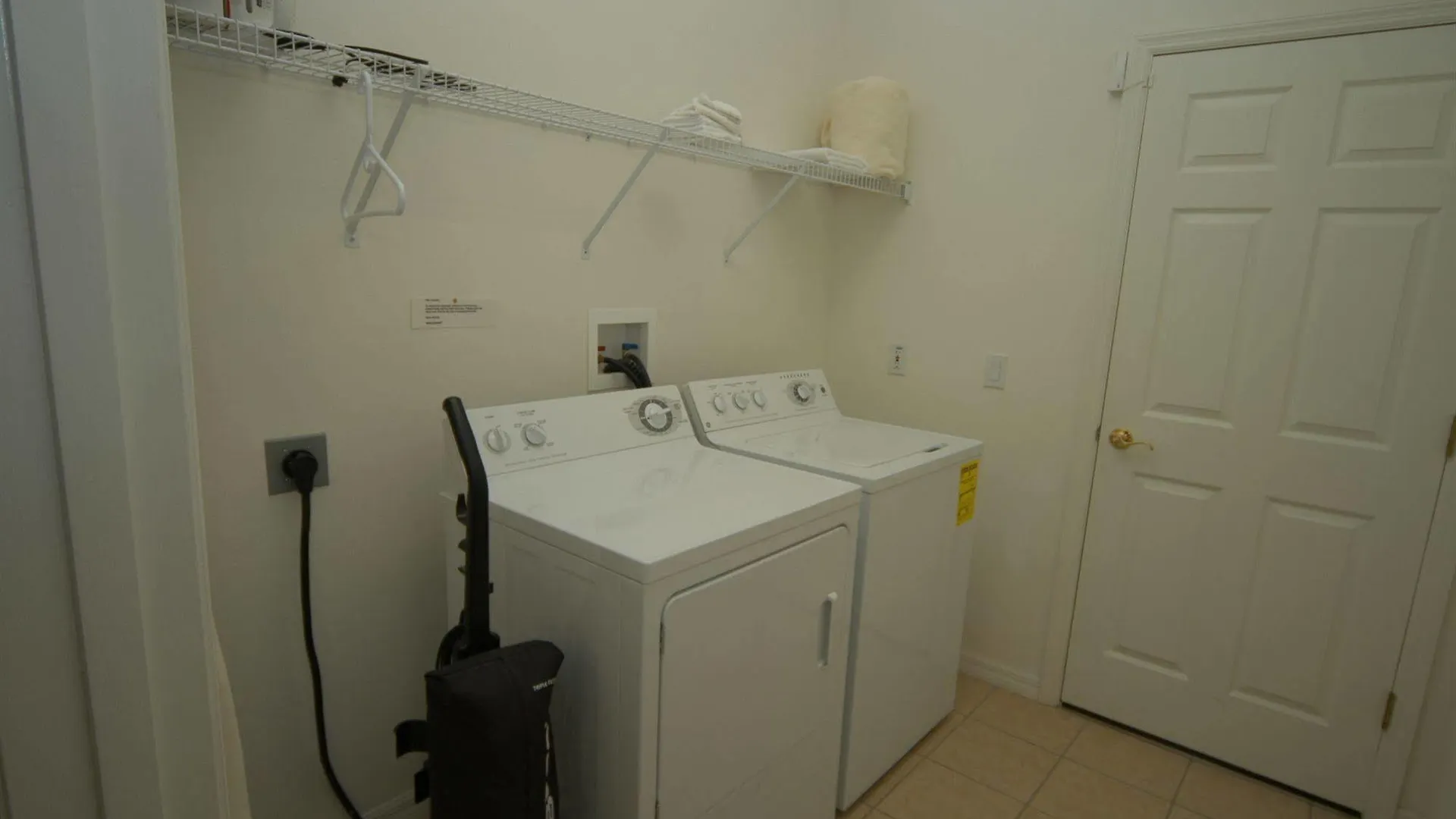 Florida And Elite Homes Apartment *