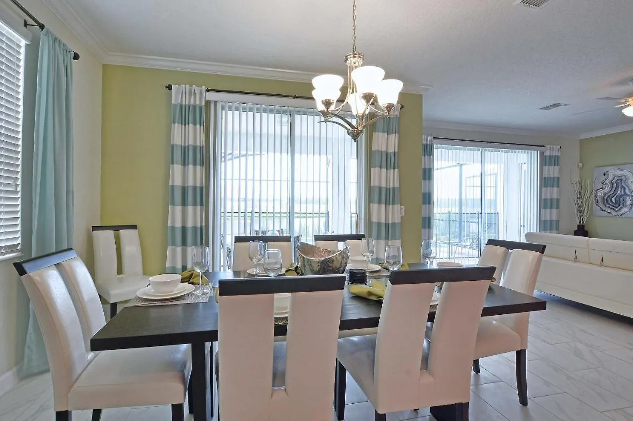 Storey Lake-6 Bedroom Pool Home- 1652st *