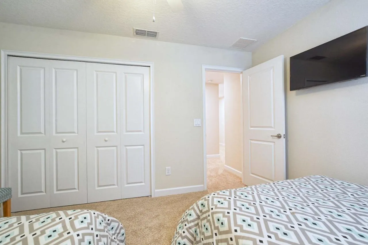 Storey Lake-6 Bedroom Pool Home- 1652st
