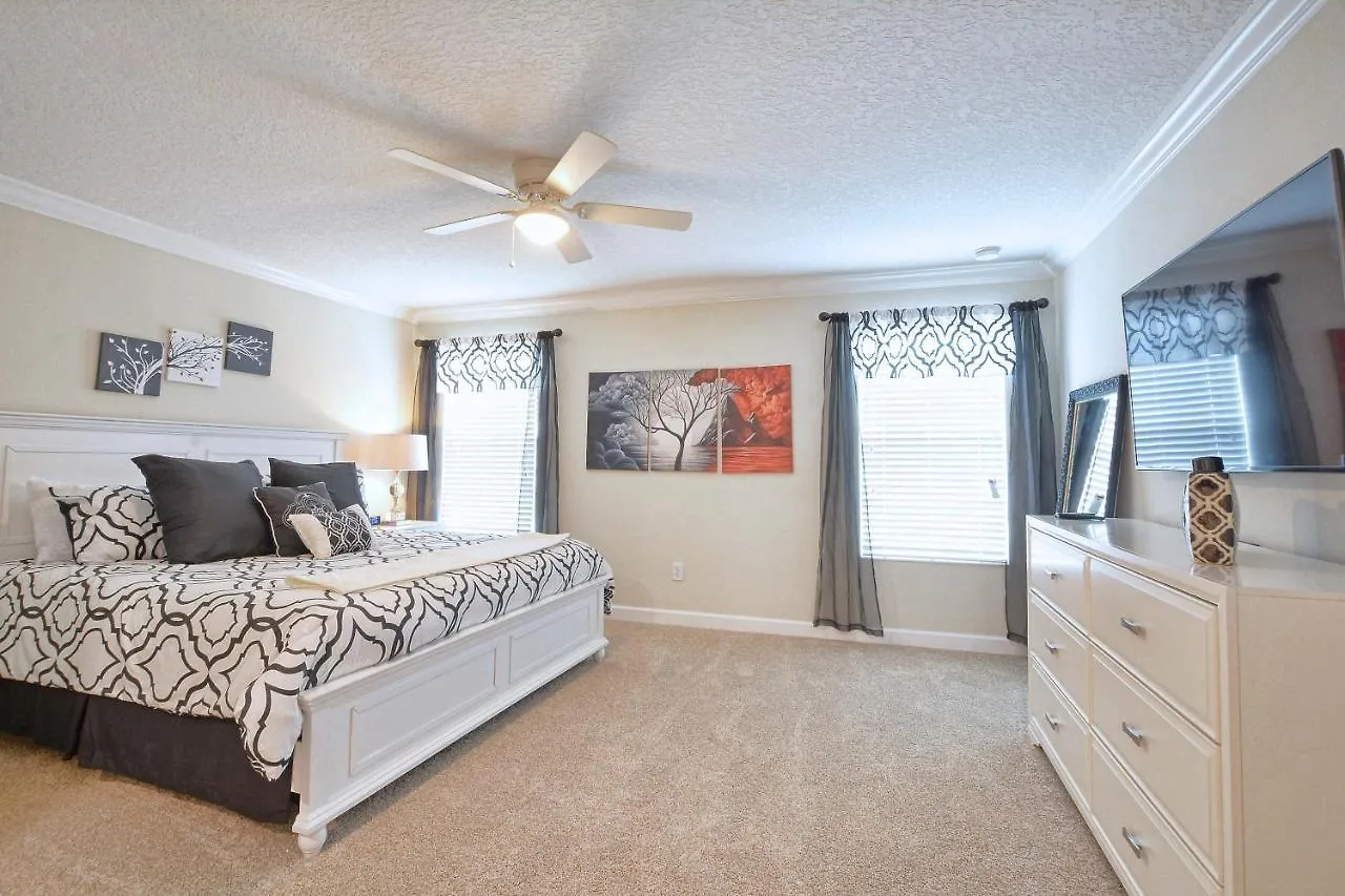 Villa Storey Lake-6 Bedroom Pool Home- 1652st *