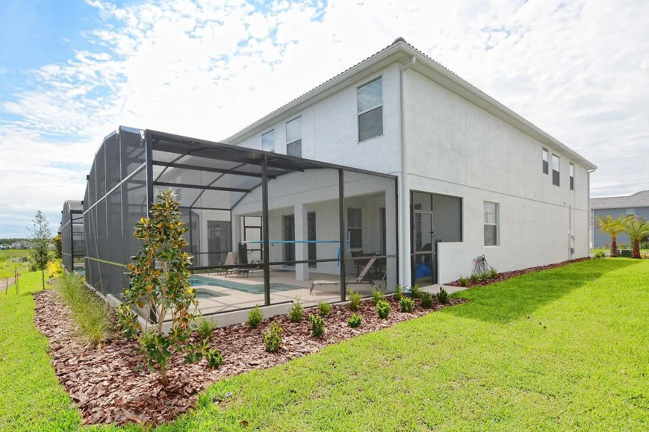 Storey Lake-6 Bedroom Pool Home- 1652st