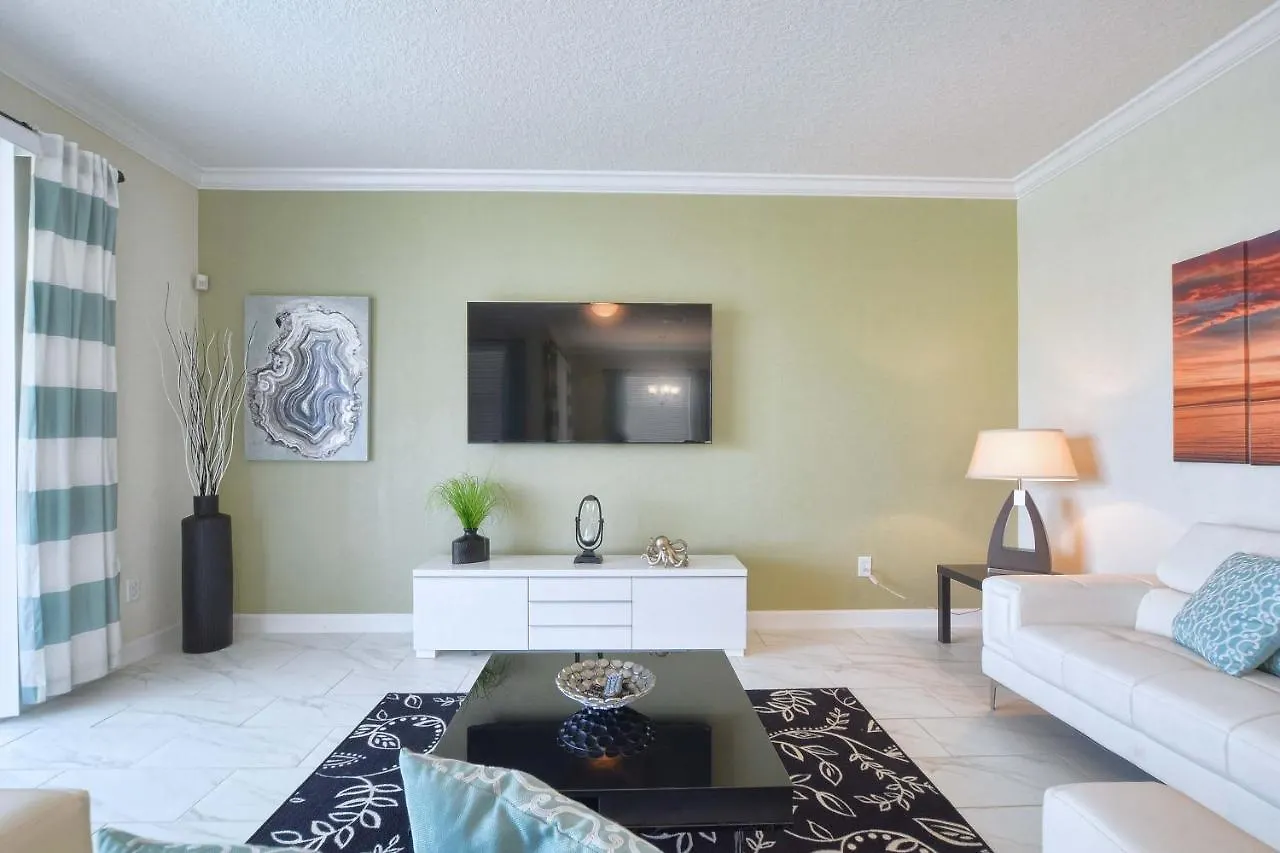 Storey Lake-6 Bedroom Pool Home- 1652st *