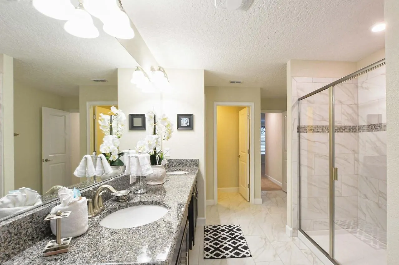 Storey Lake-6 Bedroom Pool Home- 1652st *