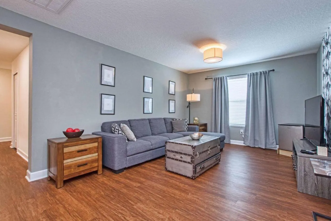 בית נופש Storey Lake- 6 Bedroom Pool Home-1657st