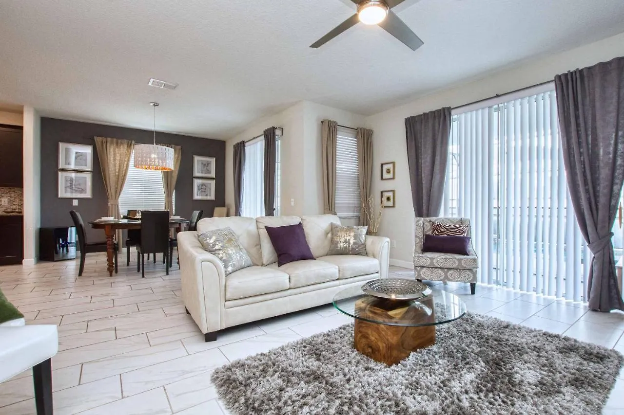 בית נופש Storey Lake- 6 Bedroom Pool Home-1657st