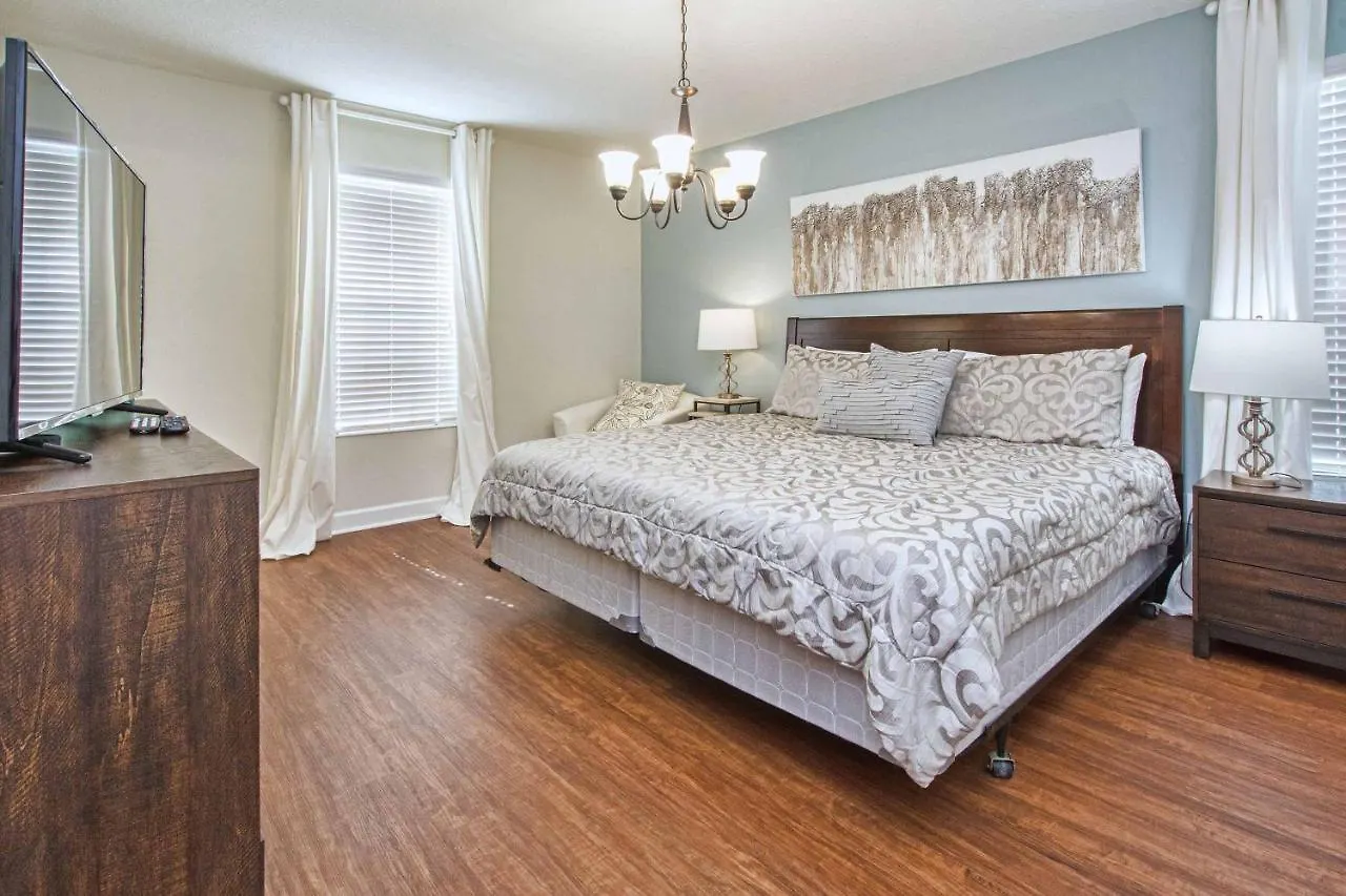 בית נופש Storey Lake- 6 Bedroom Pool Home-1657st